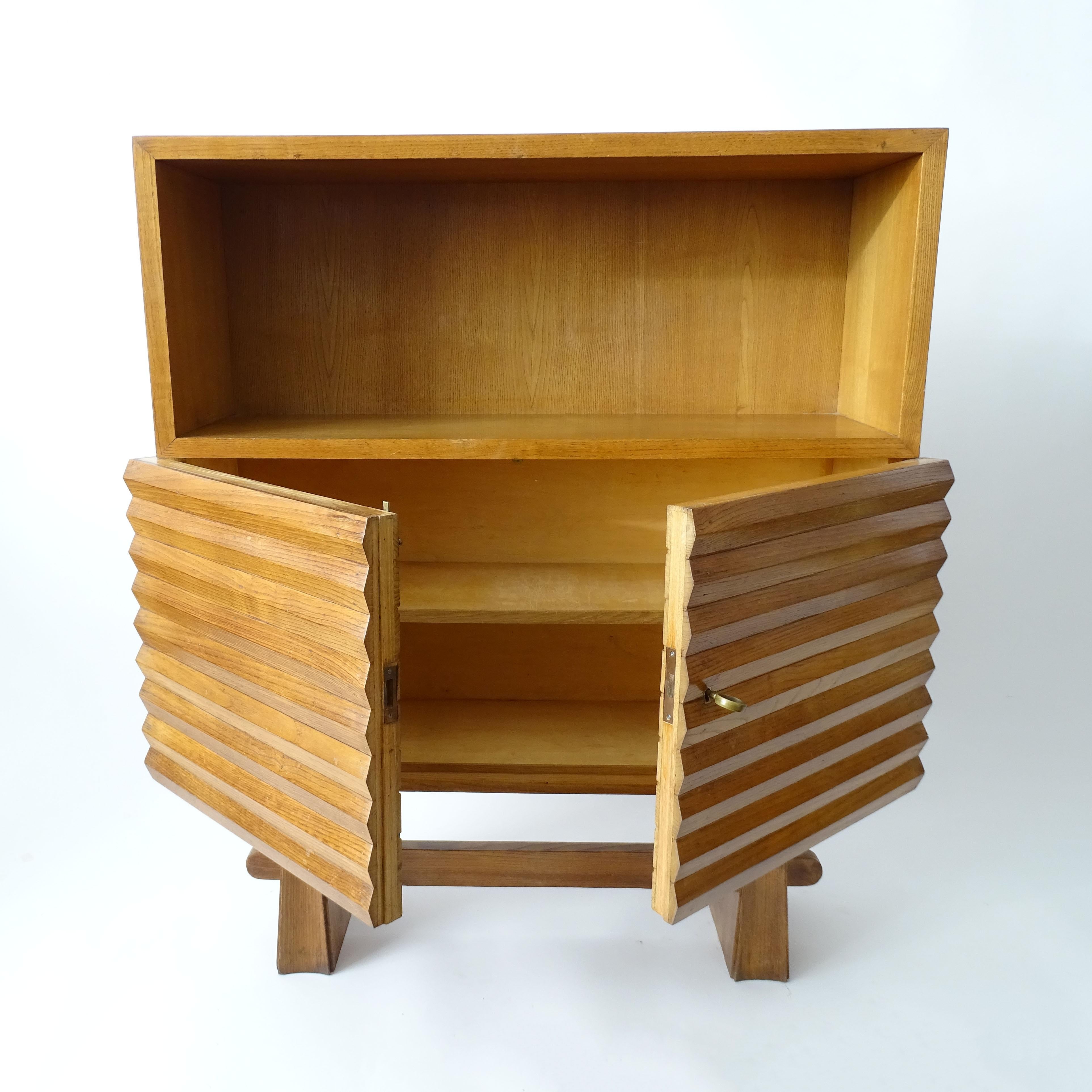 Mid-Century Modern Paolo Buffa Italian 1940s oak wood cabinet