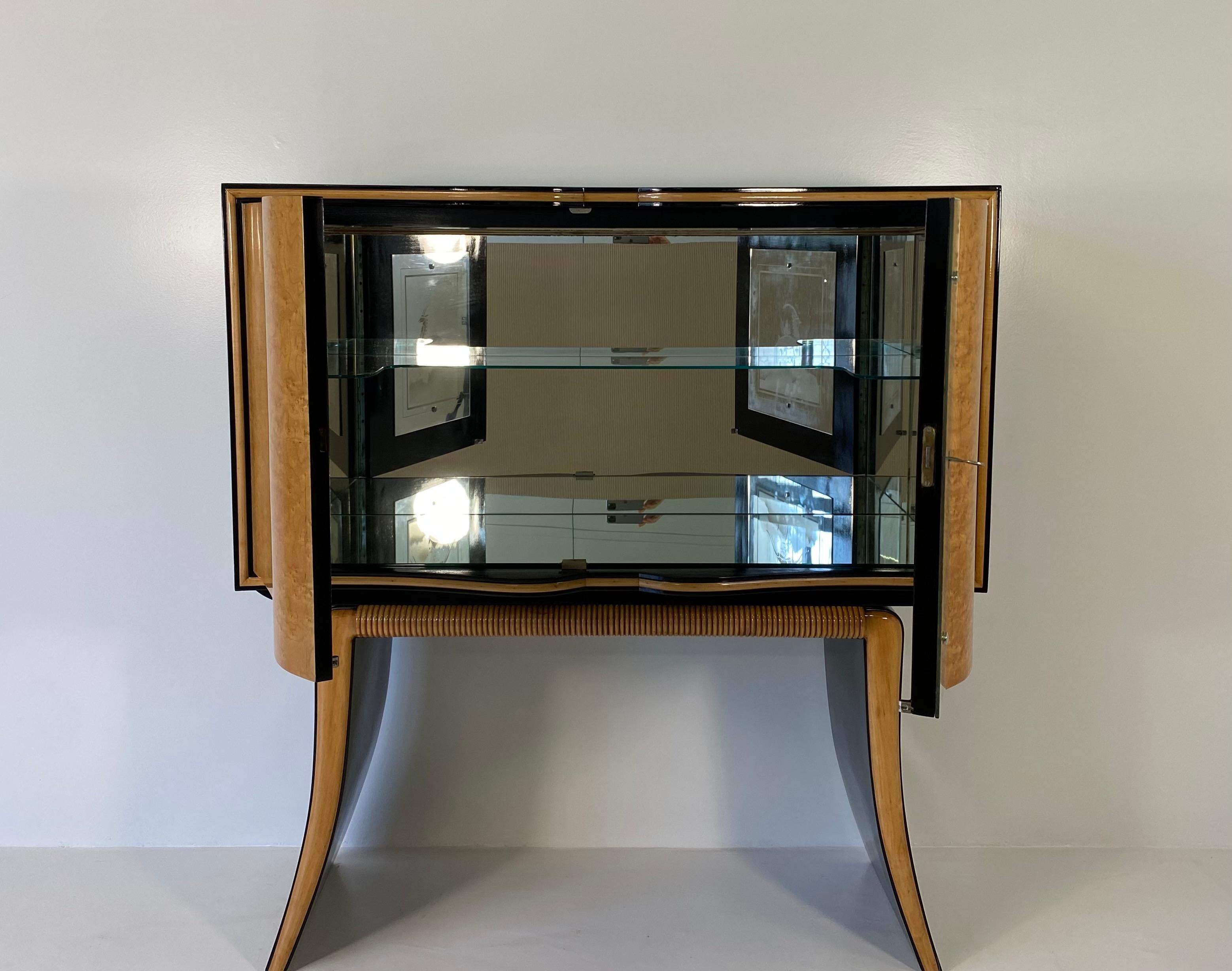 Paolo Buffa Italian Art Deco Maple and Black Lacquer Bar Cabinet, 1940s 7