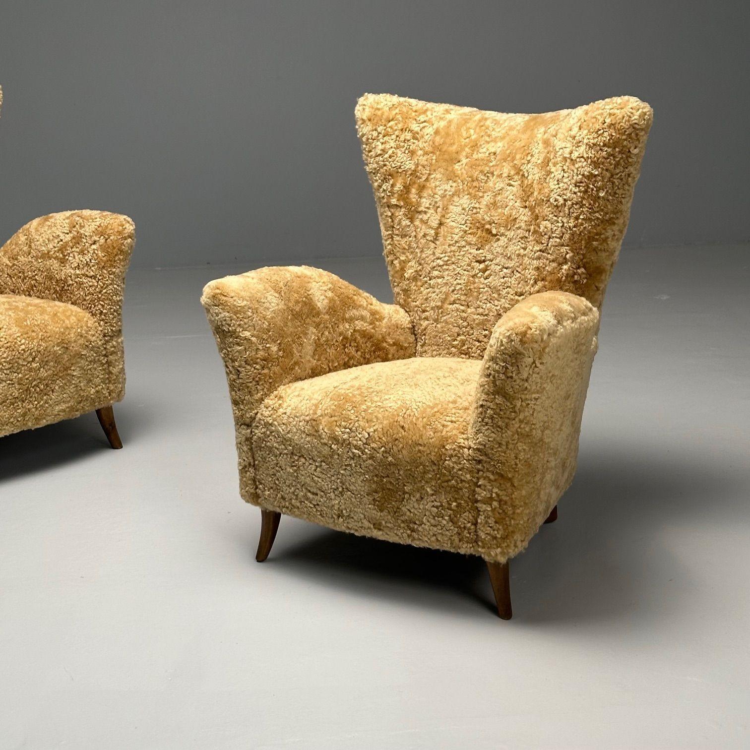 Paolo Buffa, Italienische Mid-Century-Modern-Loungesessel, Shearling, Italien, 1950er Jahre (Schaffell und Schafleder)