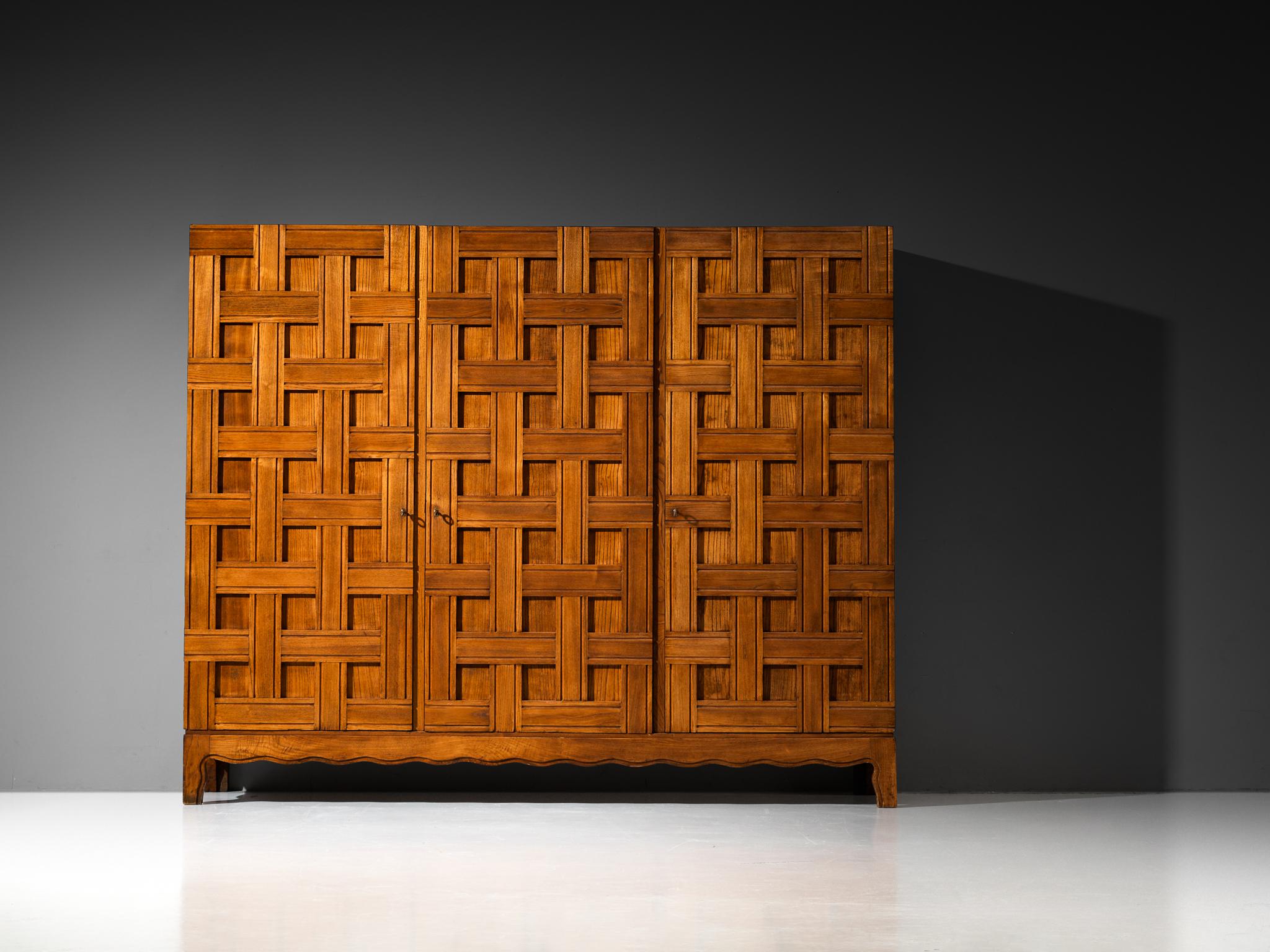 Mid-Century Modern Paolo Buffa grand buffet ou armoire en châtaignier des années 1940 en vente