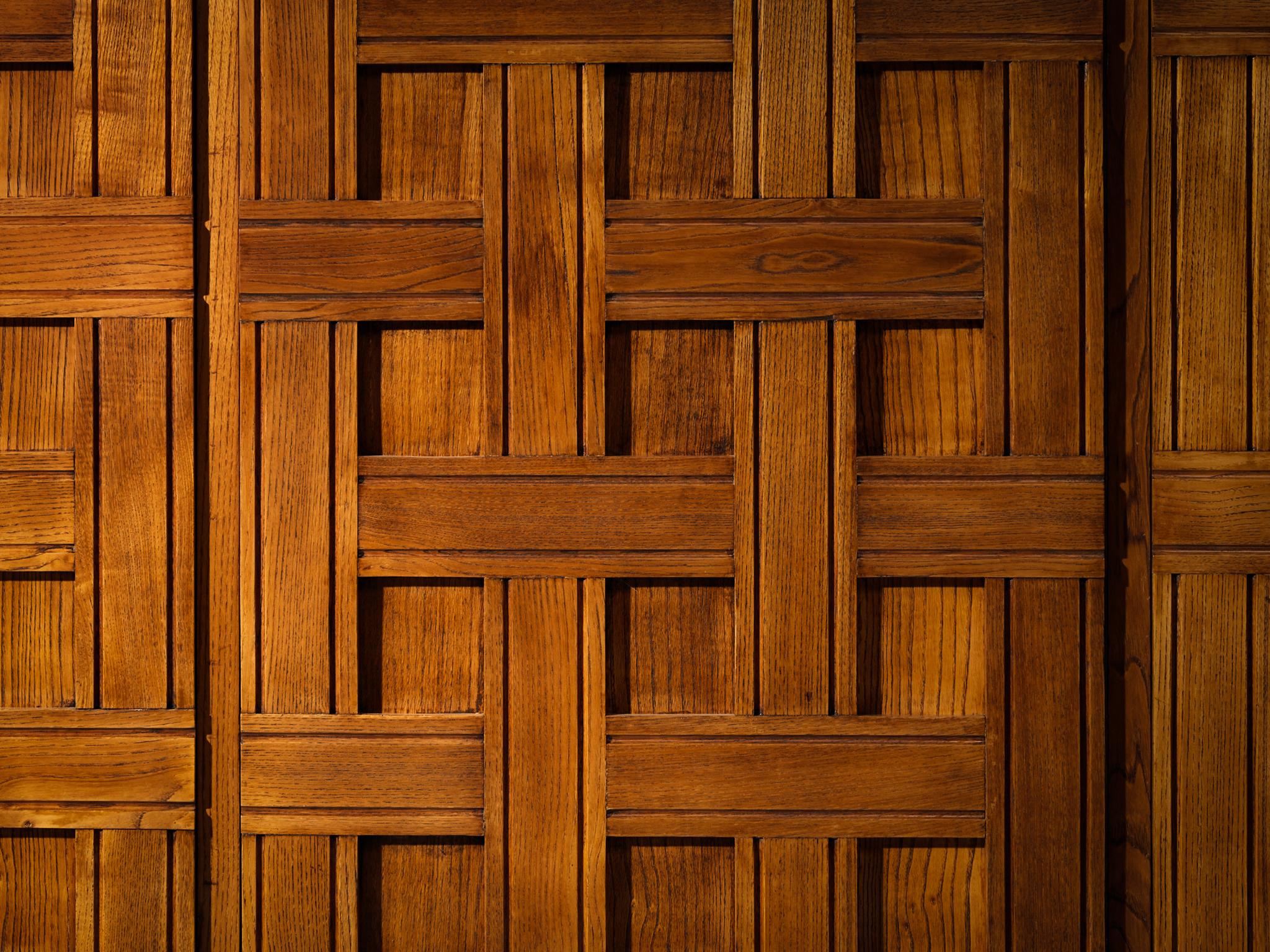 Châtaignier Paolo Buffa grand buffet ou armoire en châtaignier des années 1940 en vente