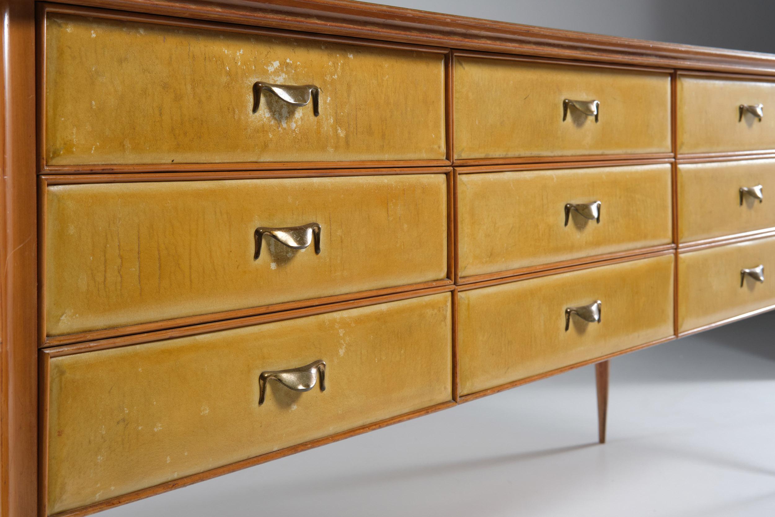Paolo Buffa Large Sideboard in Wood, Brass and Glass Top, 1950s For Sale 3