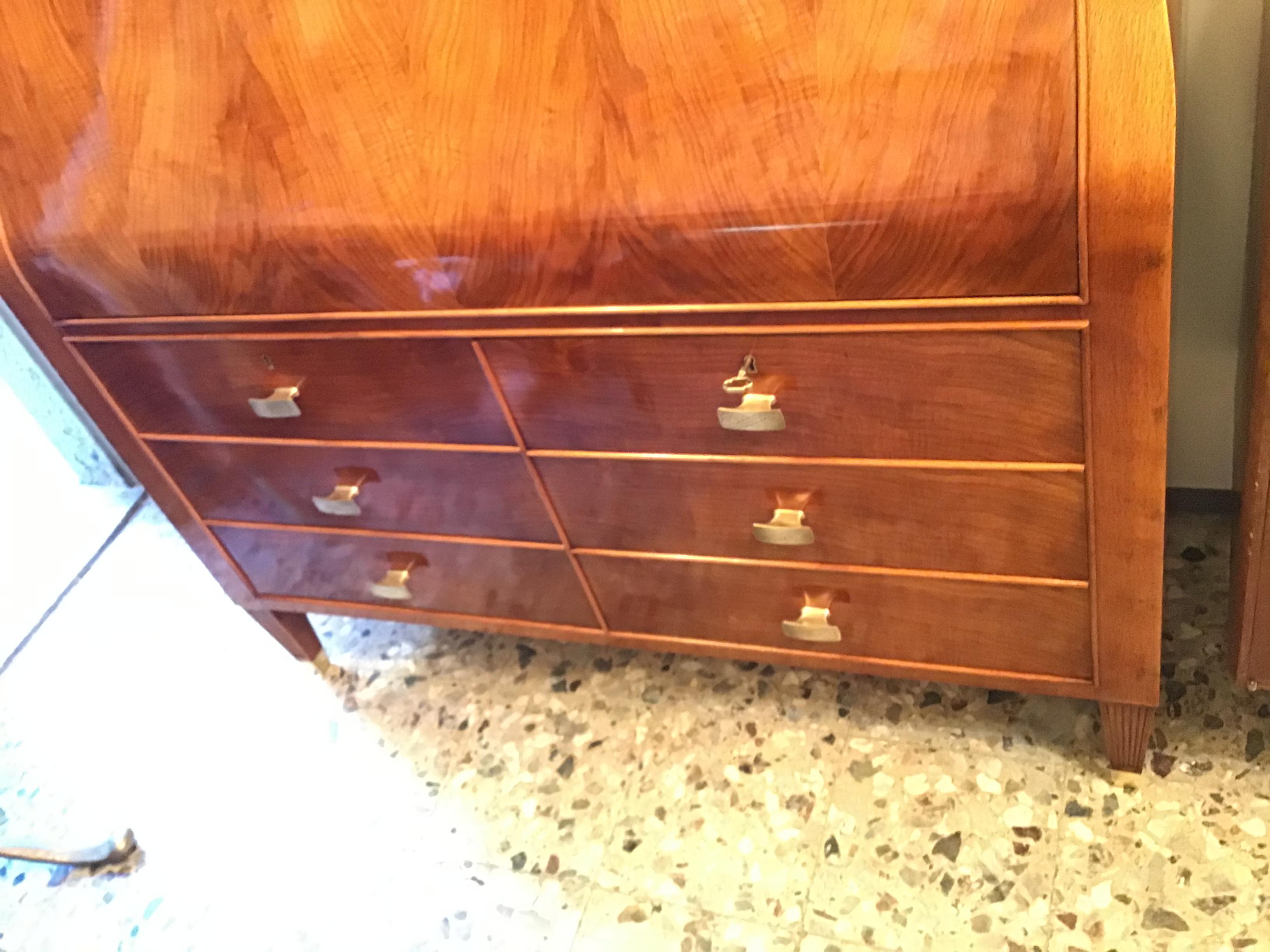Paolo Buffa Bücherregal/Barschrank Messing Glas Holz 1950er Jahre Italien im Angebot 4
