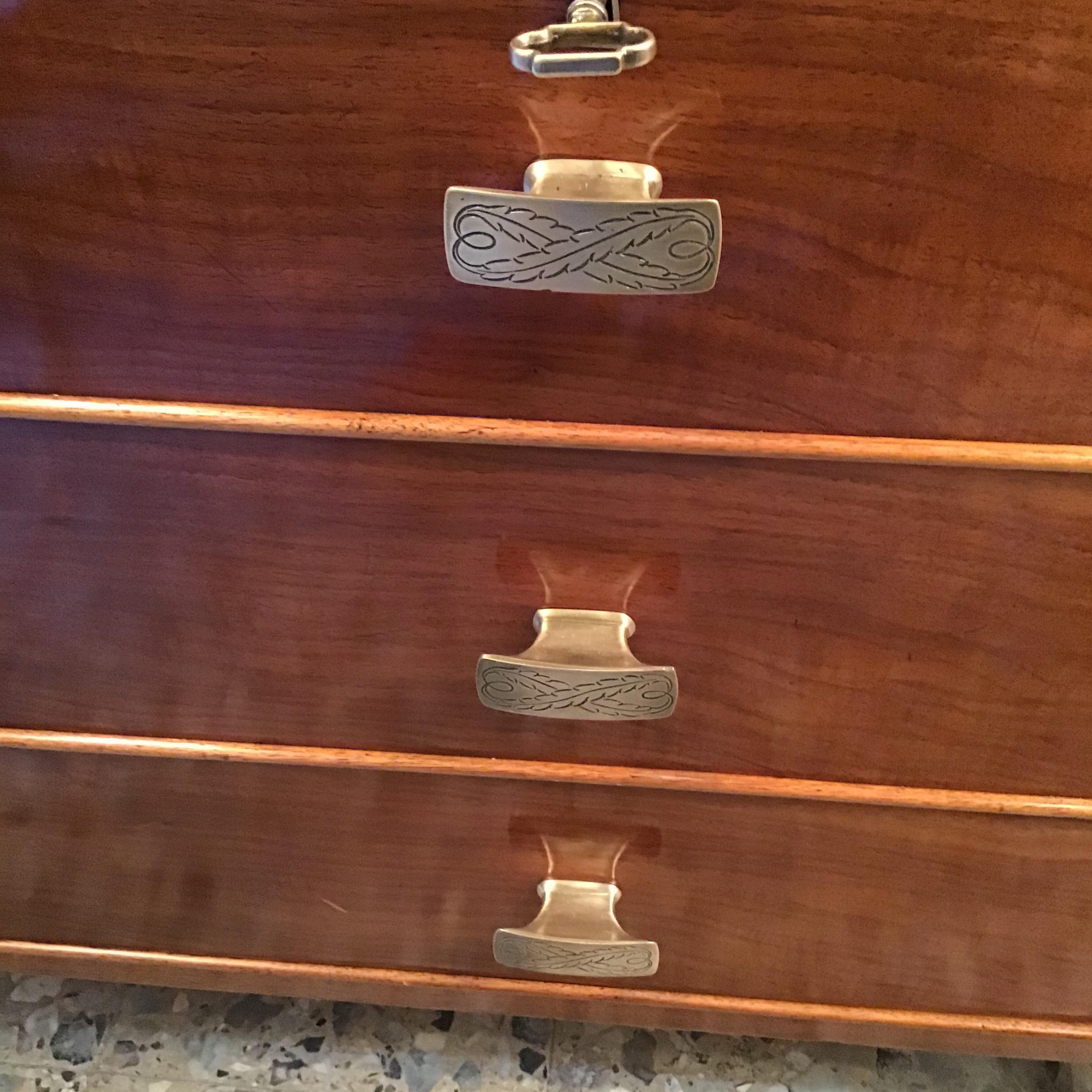 Paolo Buffa Bücherregal/Barschrank Messing Glas Holz 1950er Jahre Italien im Angebot 6