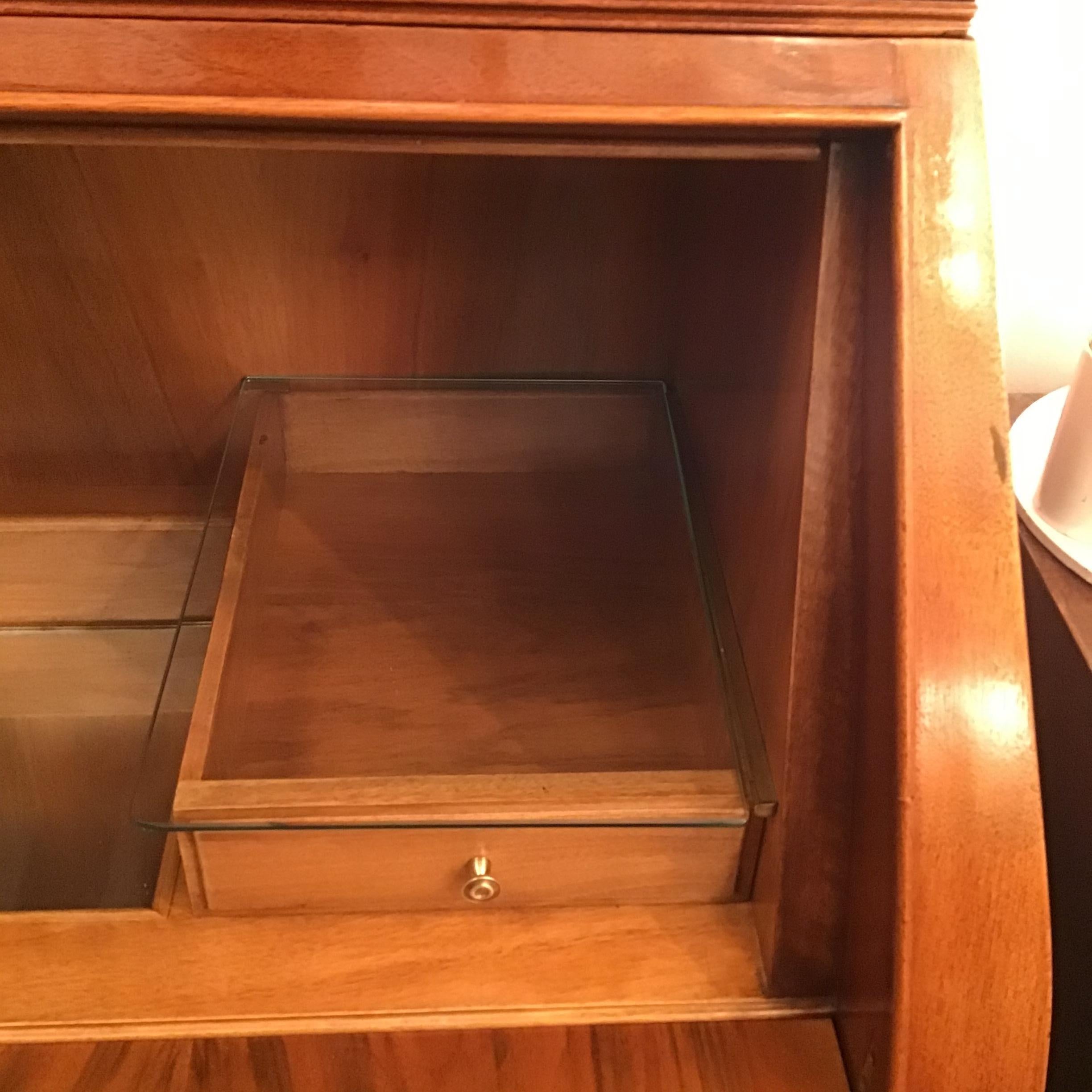 Paolo Buffa Bücherregal/Barschrank Messing Glas Holz 1950er Jahre Italien im Angebot 11