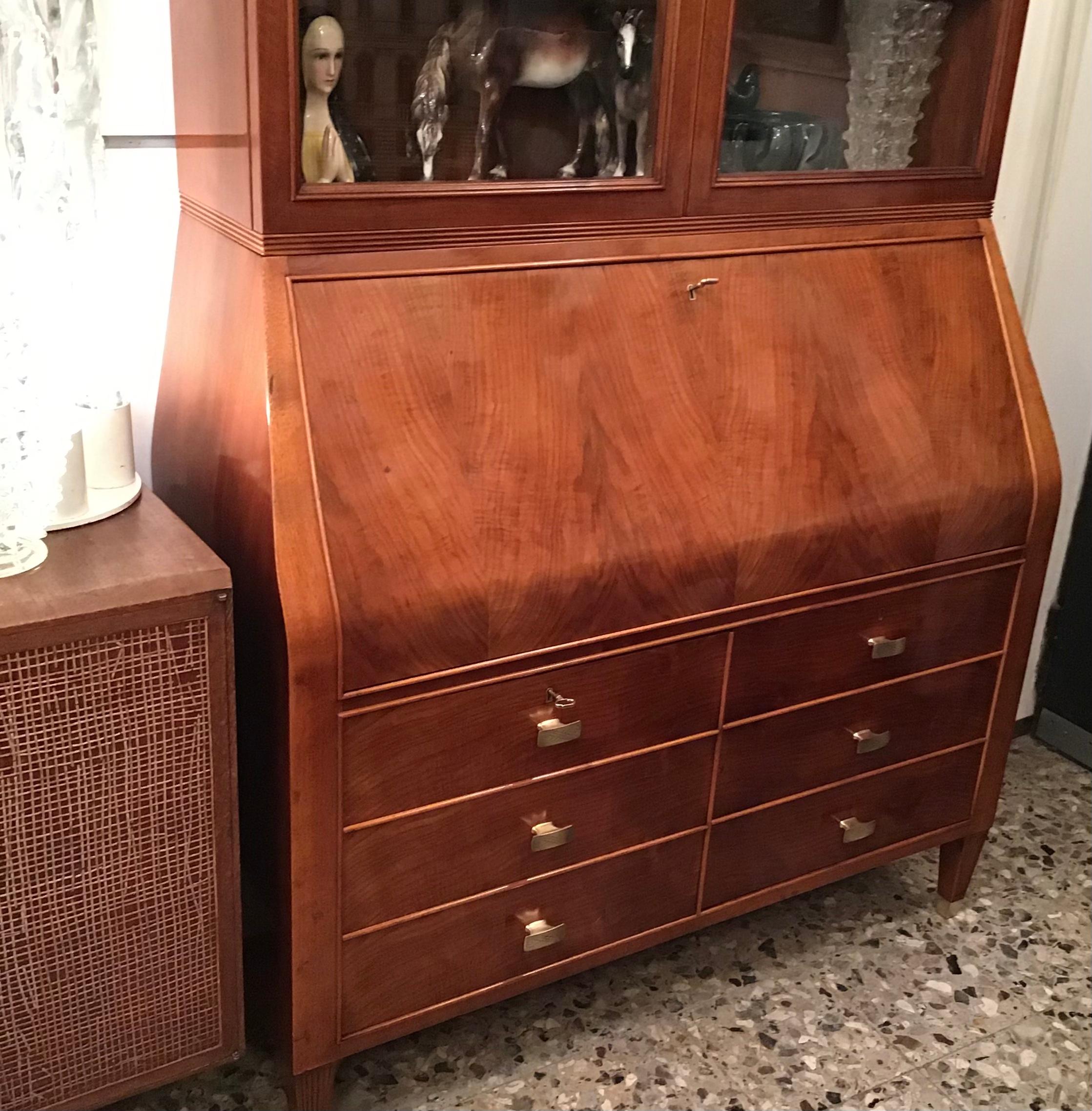 Paolo Buffa Bücherregal/Barschrank Messing Glas Holz 1950er Jahre Italien (Italian) im Angebot