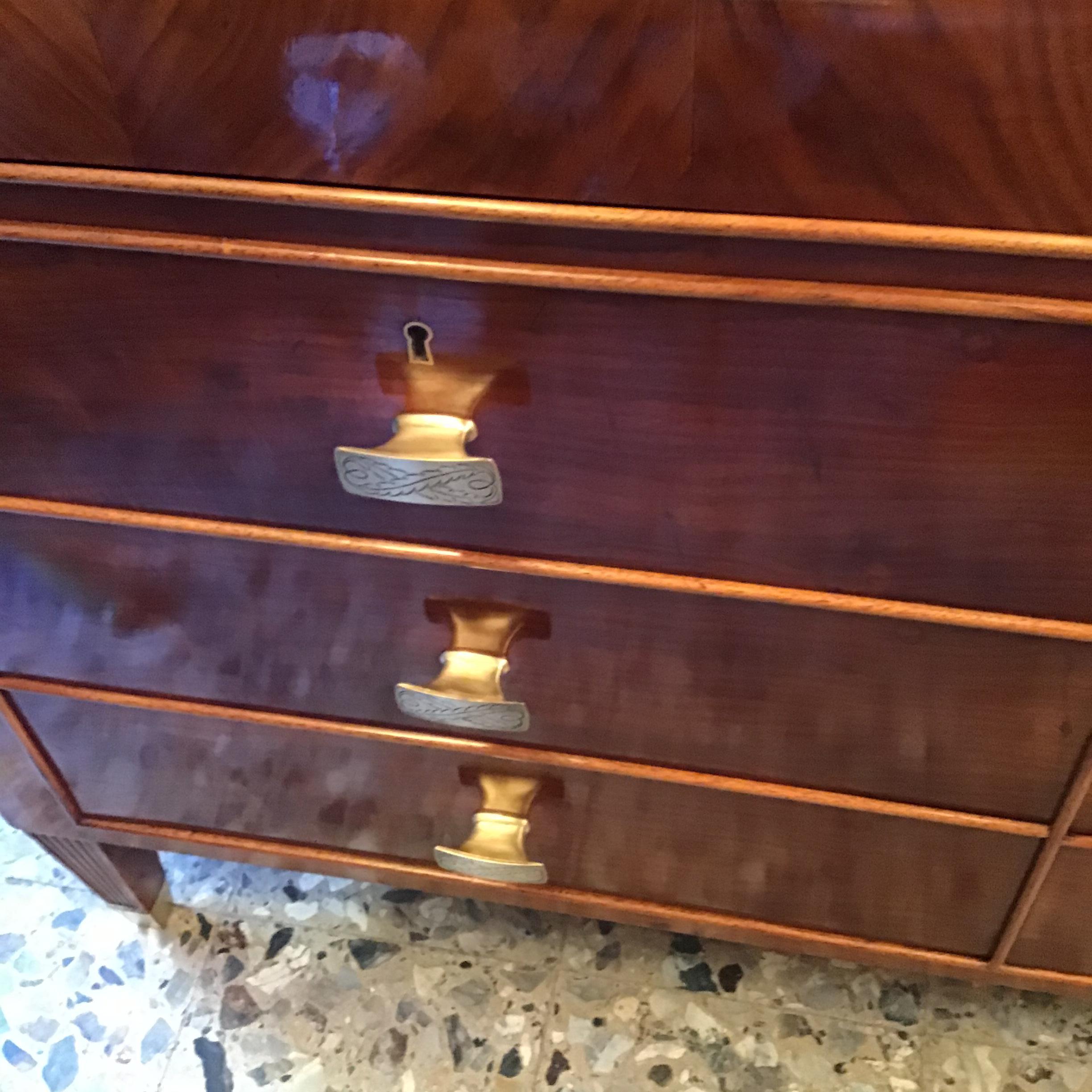 Paolo Buffa Bücherregal/Barschrank Messing Glas Holz 1950er Jahre Italien (Mid-20th Century) im Angebot