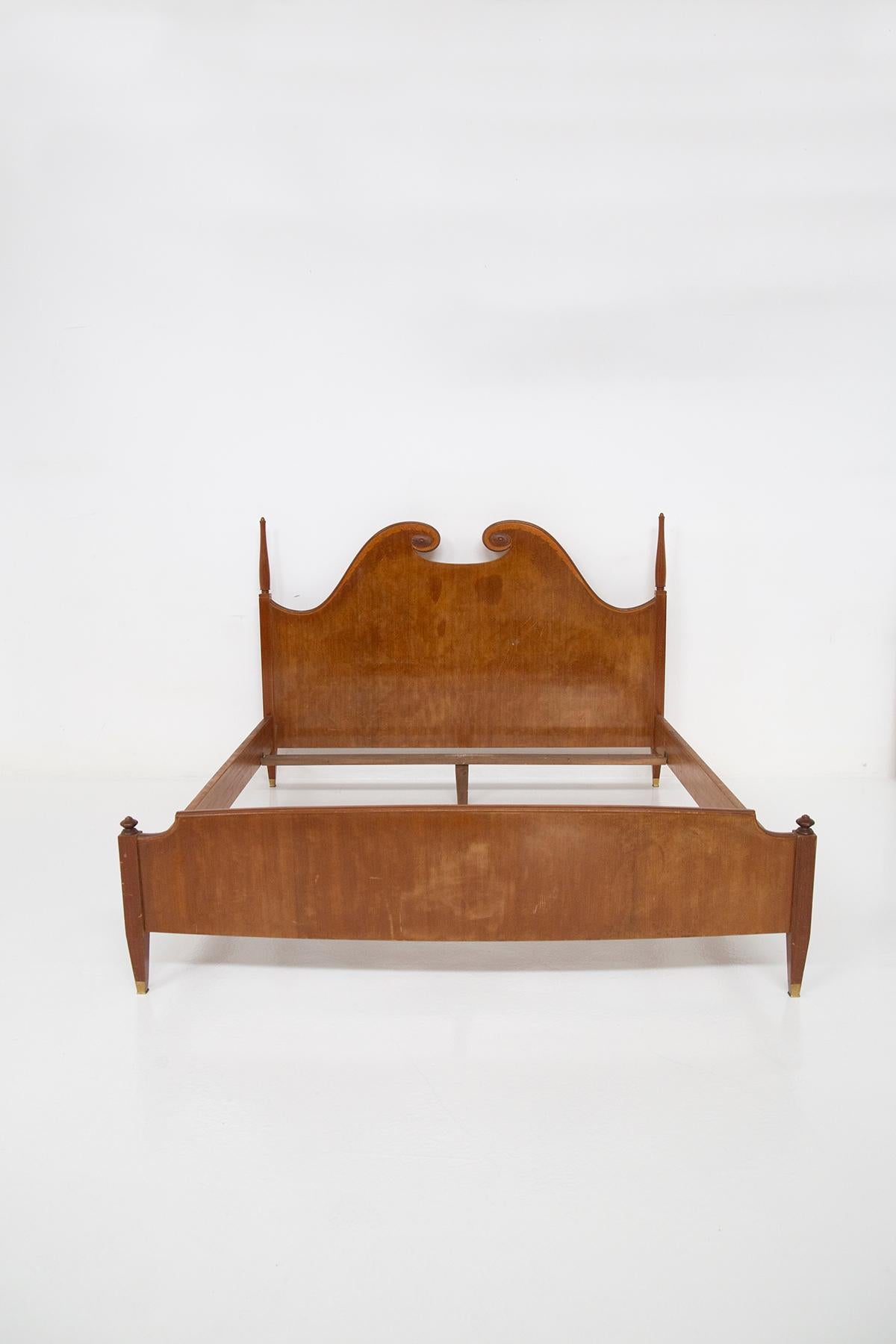 Paolo Buffa Mid-Century Fine Double Bed Frame in Wood For Sale 2