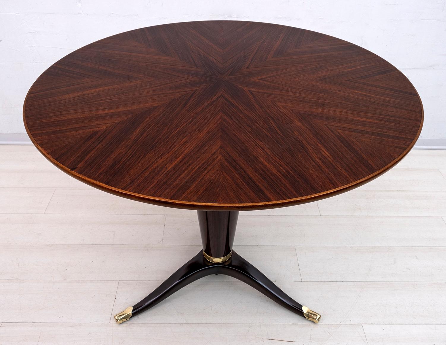 Mid-Century Modern Table ronde italienne moderne du milieu du siècle en acajou et noyer de Paolo Buffa, années 1950 en vente