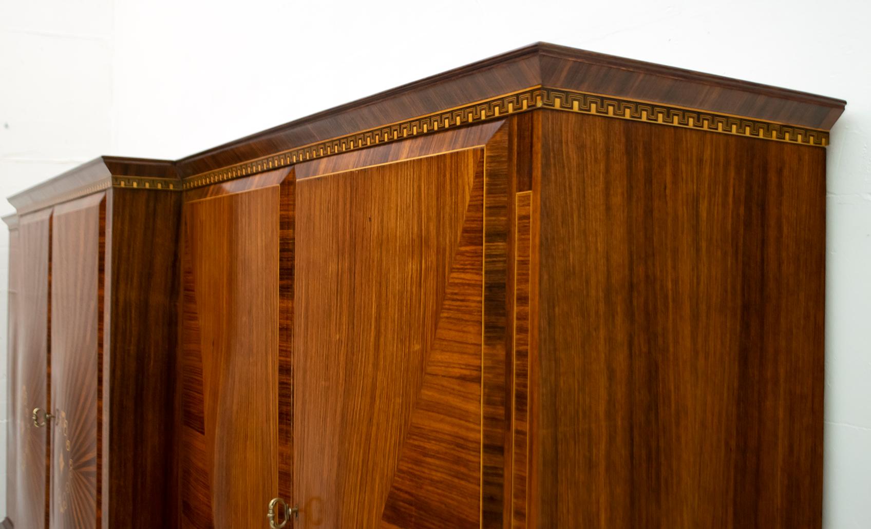 Paolo Buffa Mid-Century Modern Italian Maple Inlay Sideboard Cabinet Bar, 1950s 7