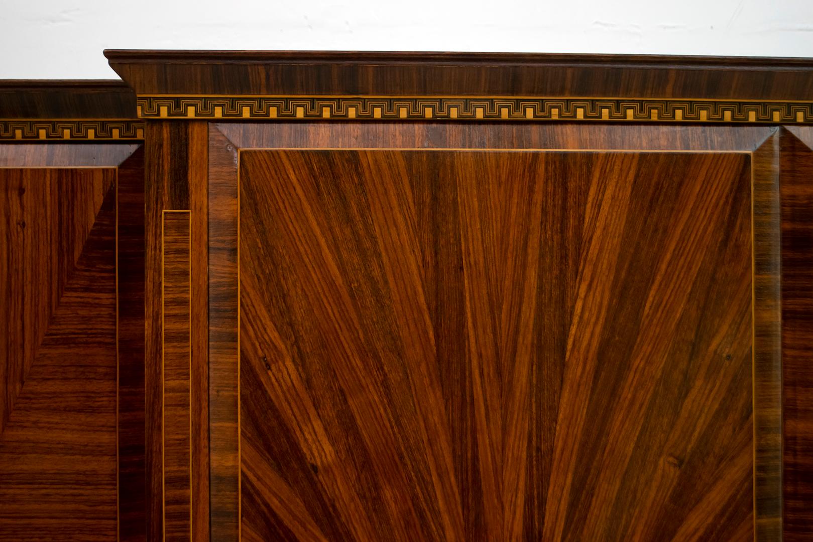 Walnut Paolo Buffa Mid-Century Modern Italian Maple Inlay Sideboard Cabinet Bar, 1950s