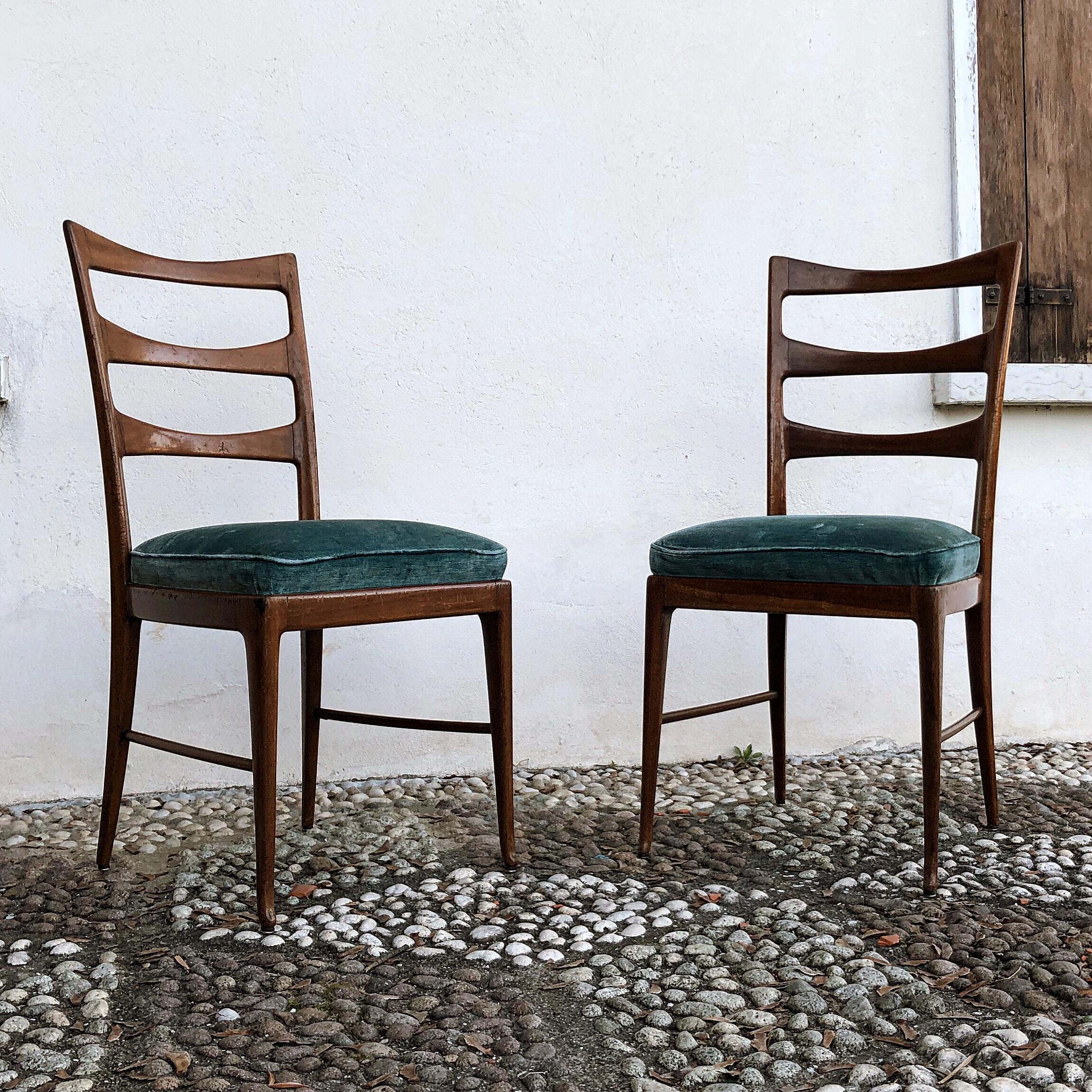 Paolo Buffa Midcentury Walnut and Emerald Velvet Dining Chairs, 1948, Set of 4 For Sale 3