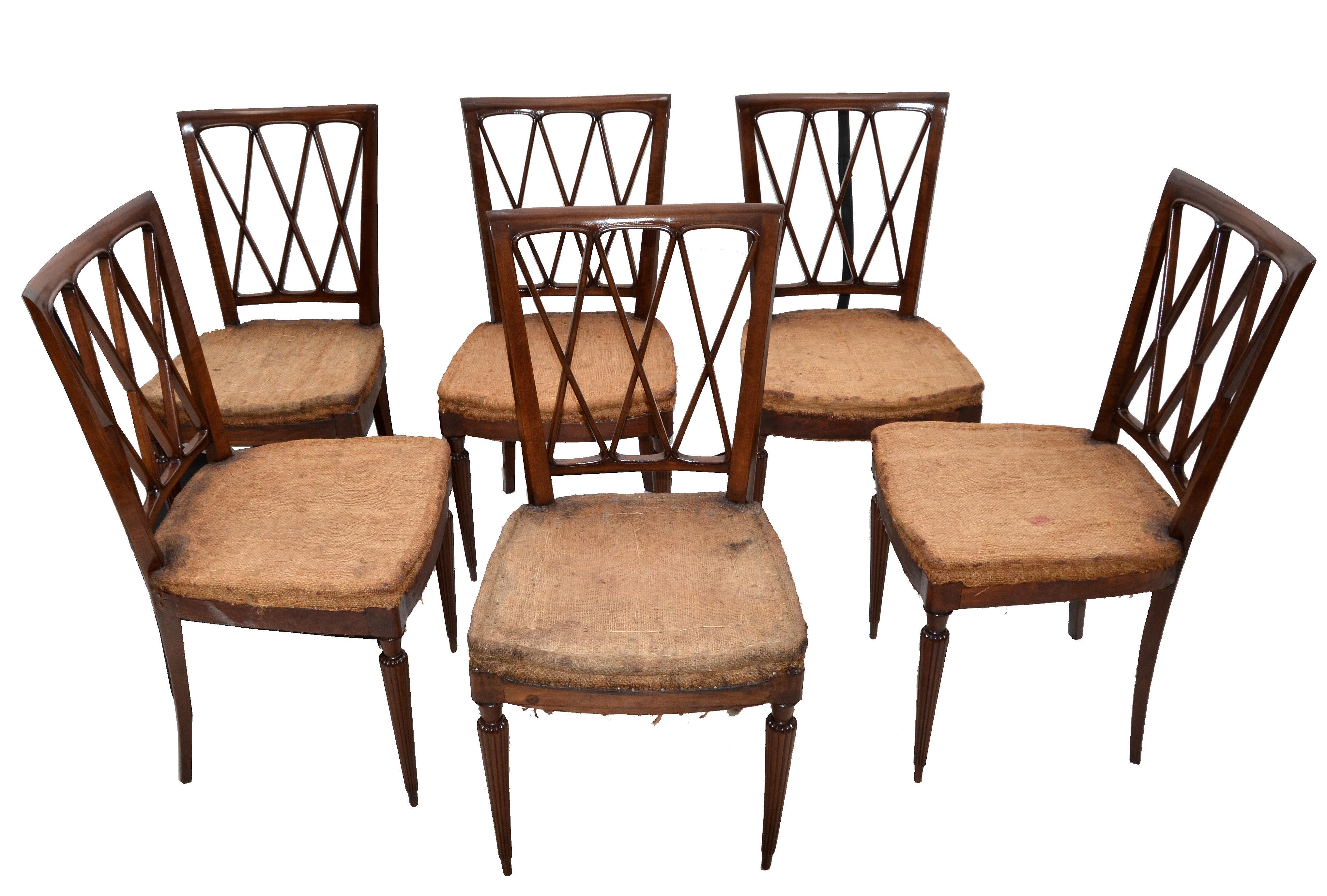 Set of six refinished Paolo Buffa dining chairs in cherrywood, made in the 1940s in Italy.
Neoclassical timeless design.
The six chairs need the upholstery otherwise professional refinished.
  