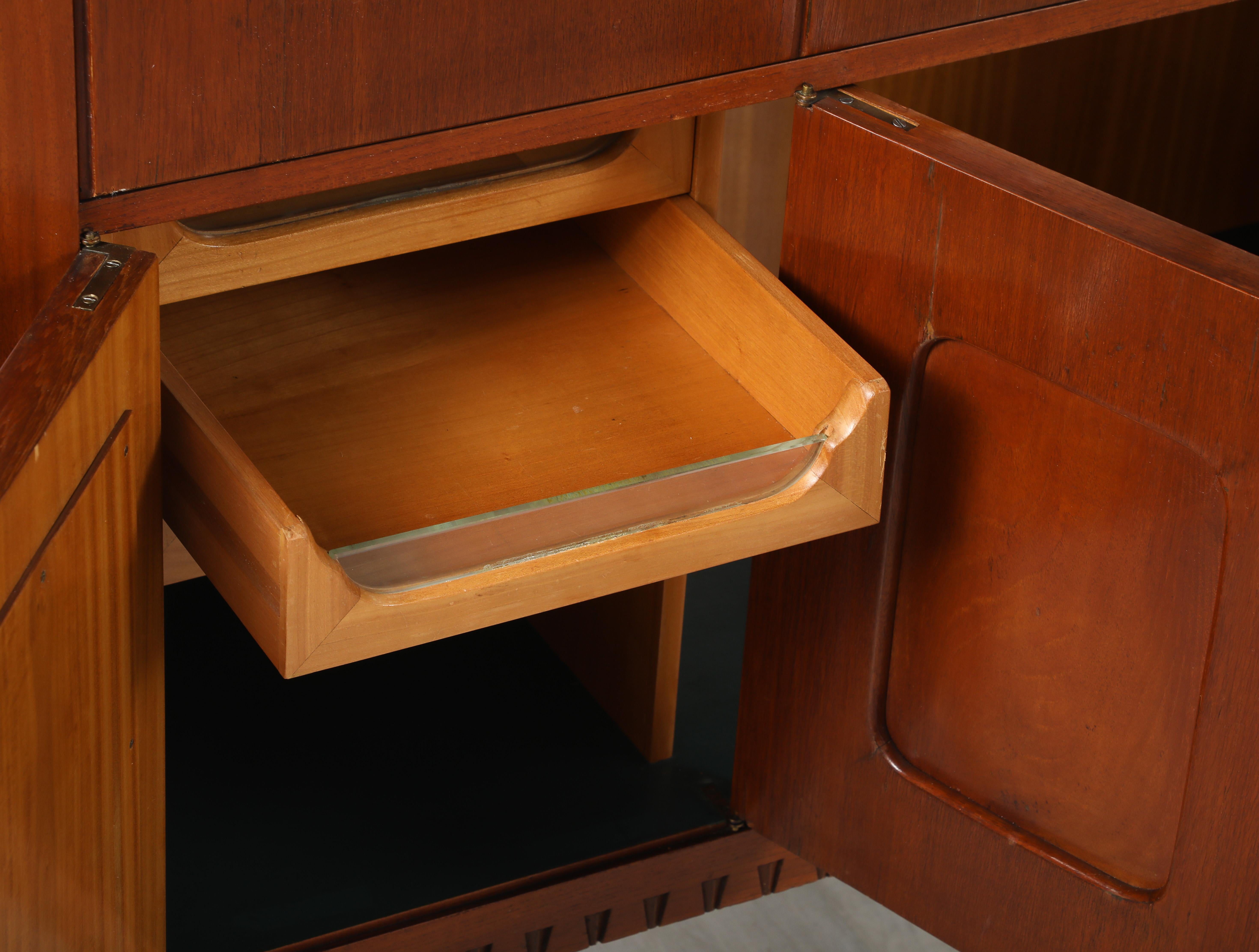 Paolo Buffa Pair of Cabinets, Dry-Bar Cabinet and Secretary, circa 1950 in vendita 6