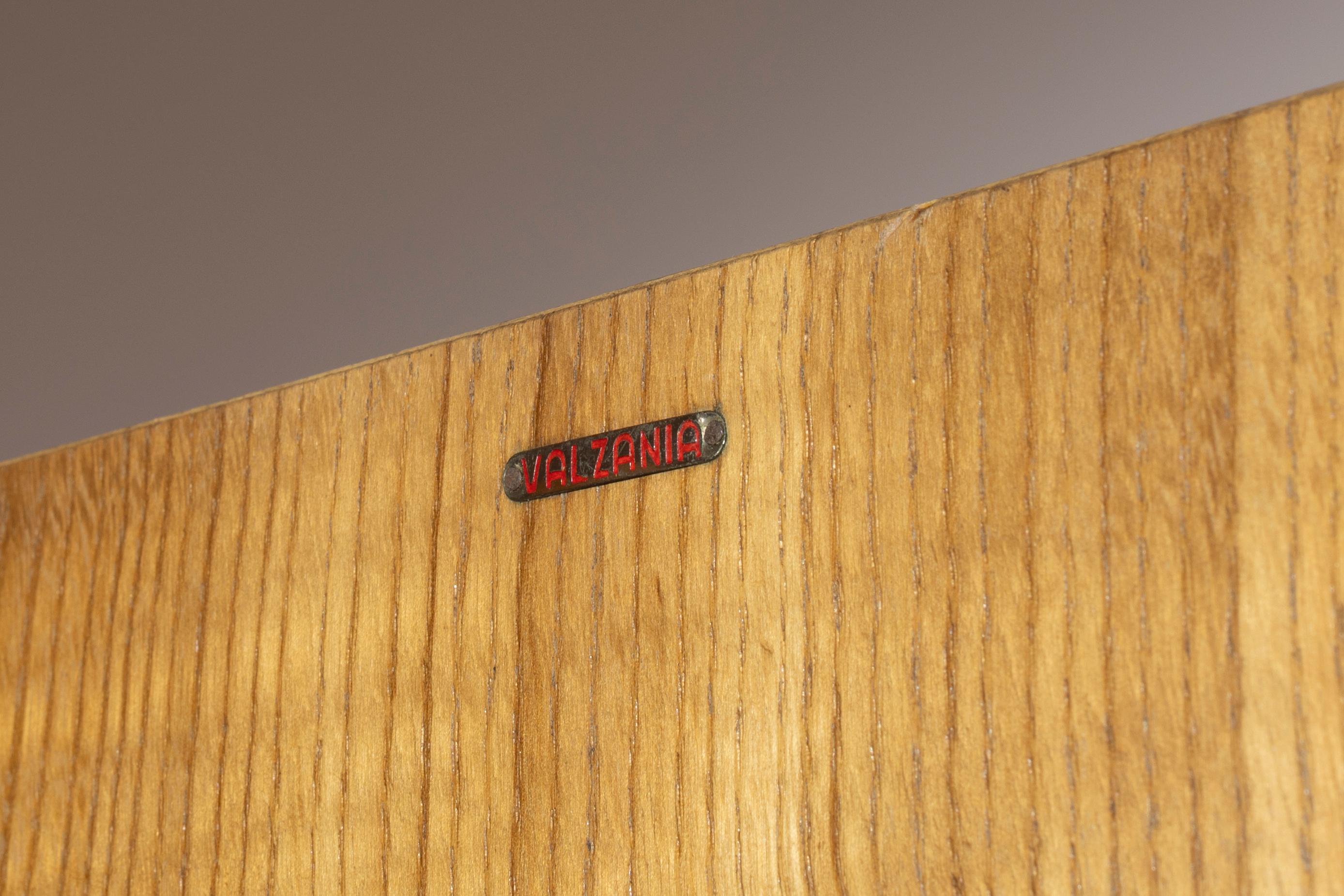 Paolo Buffa pair of chestnut wardrobes manufactured by Valzania, Italy, 1938 3