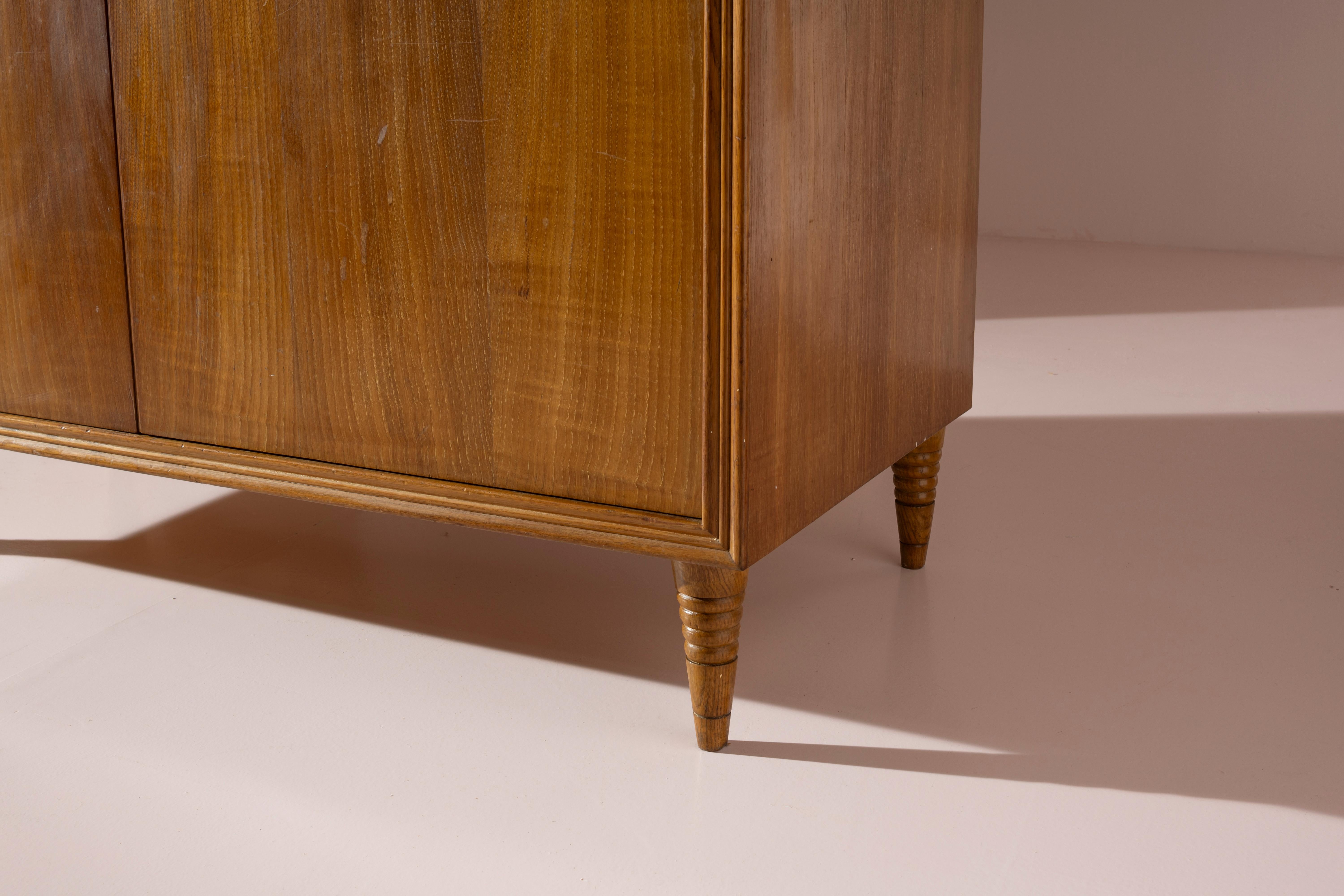 Chestnut Paolo Buffa pair of chestnut wardrobes manufactured by Valzania, Italy, 1938