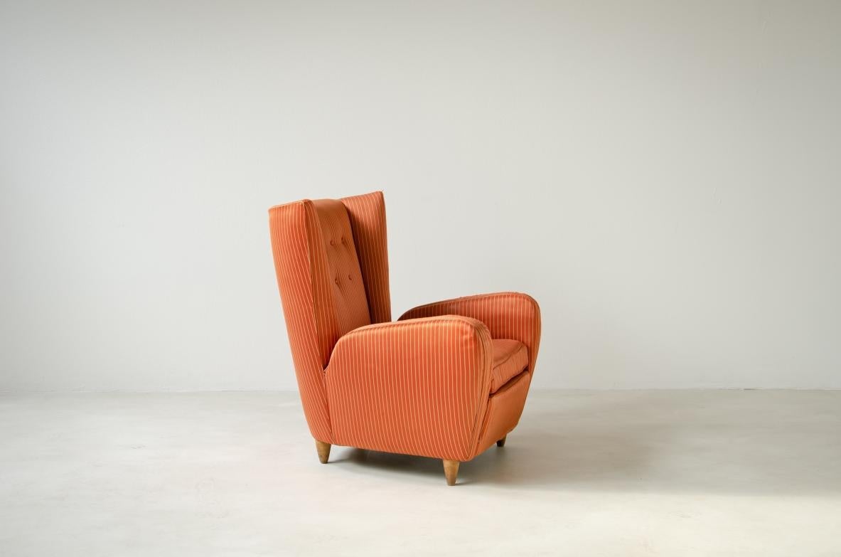 COD-Z83
Paolo Buffa (1903 - 1970)

Paire de fauteuils à haut dossier avec large assise et grand accoudoir. Pièce iconique de l'époque.

Italie, années 1940

75x75xh98