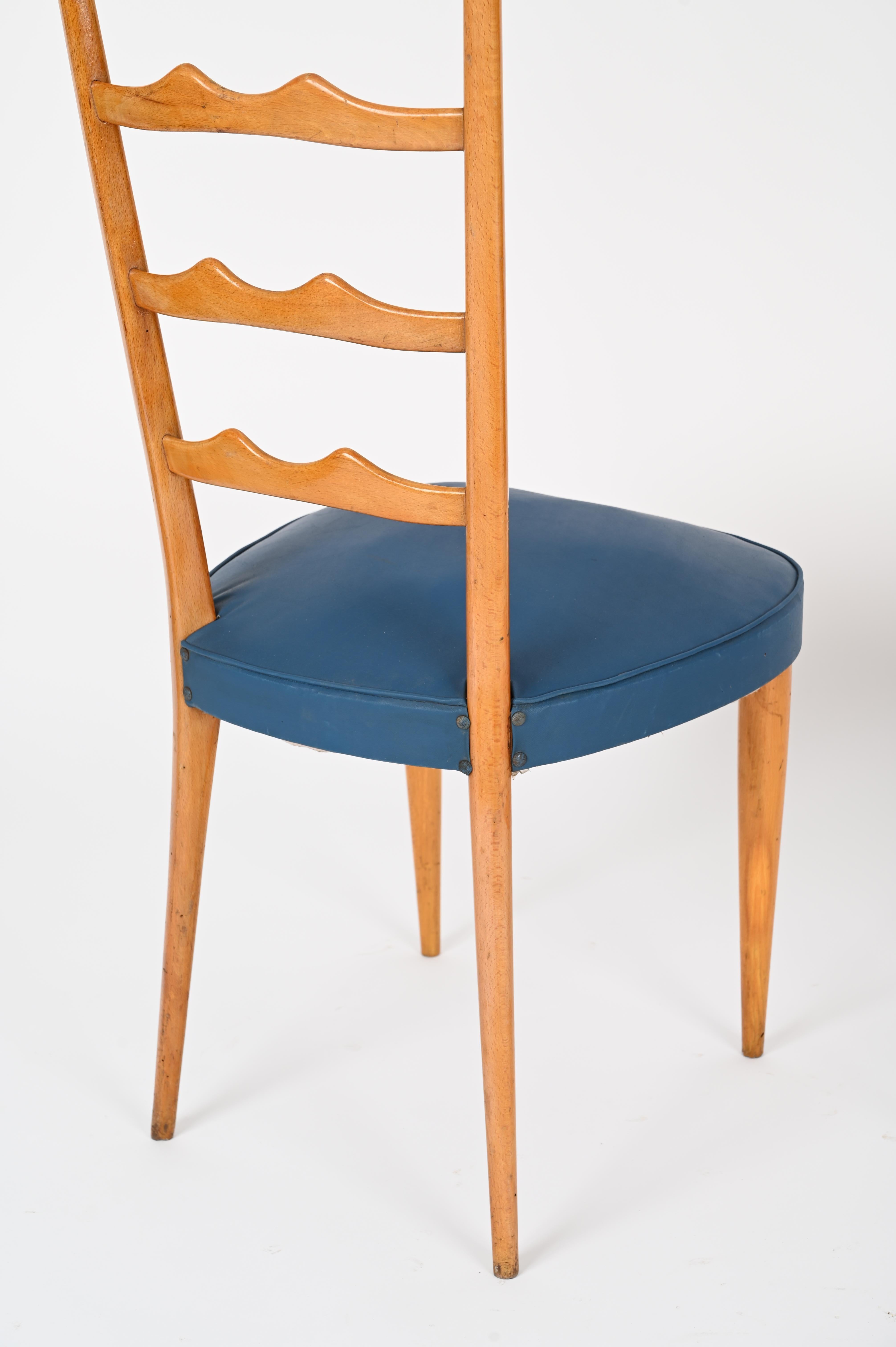 Paolo Buffa Paire de chaises italiennes à dossier haut Chiavari en hêtre blond, années 1950 en vente 6