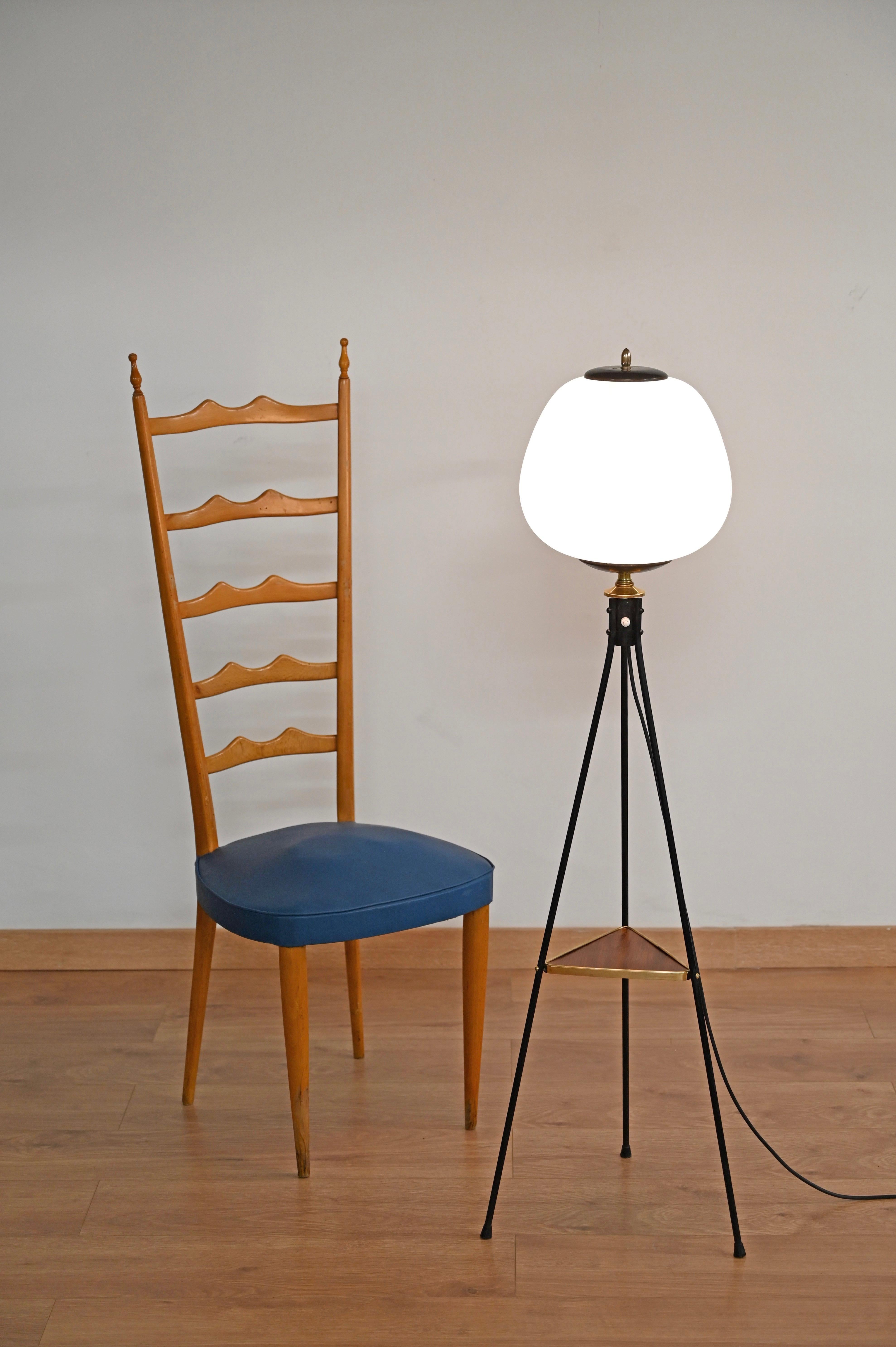 Paolo Buffa Paire de chaises italiennes à dossier haut Chiavari en hêtre blond, années 1950 en vente 8