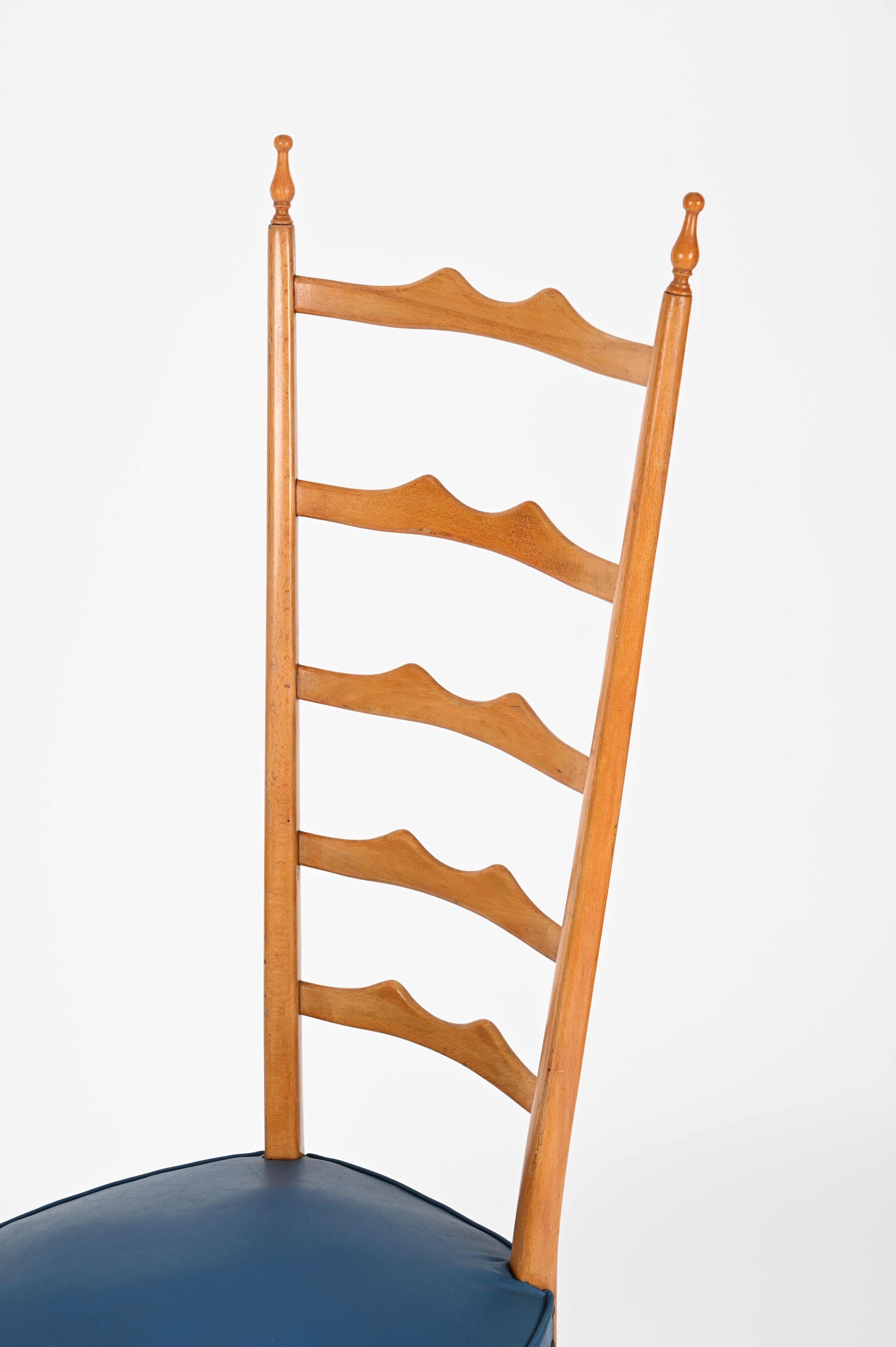 Paolo Buffa Paire de chaises italiennes à dossier haut Chiavari en hêtre blond, années 1950 Bon état - En vente à Roma, IT