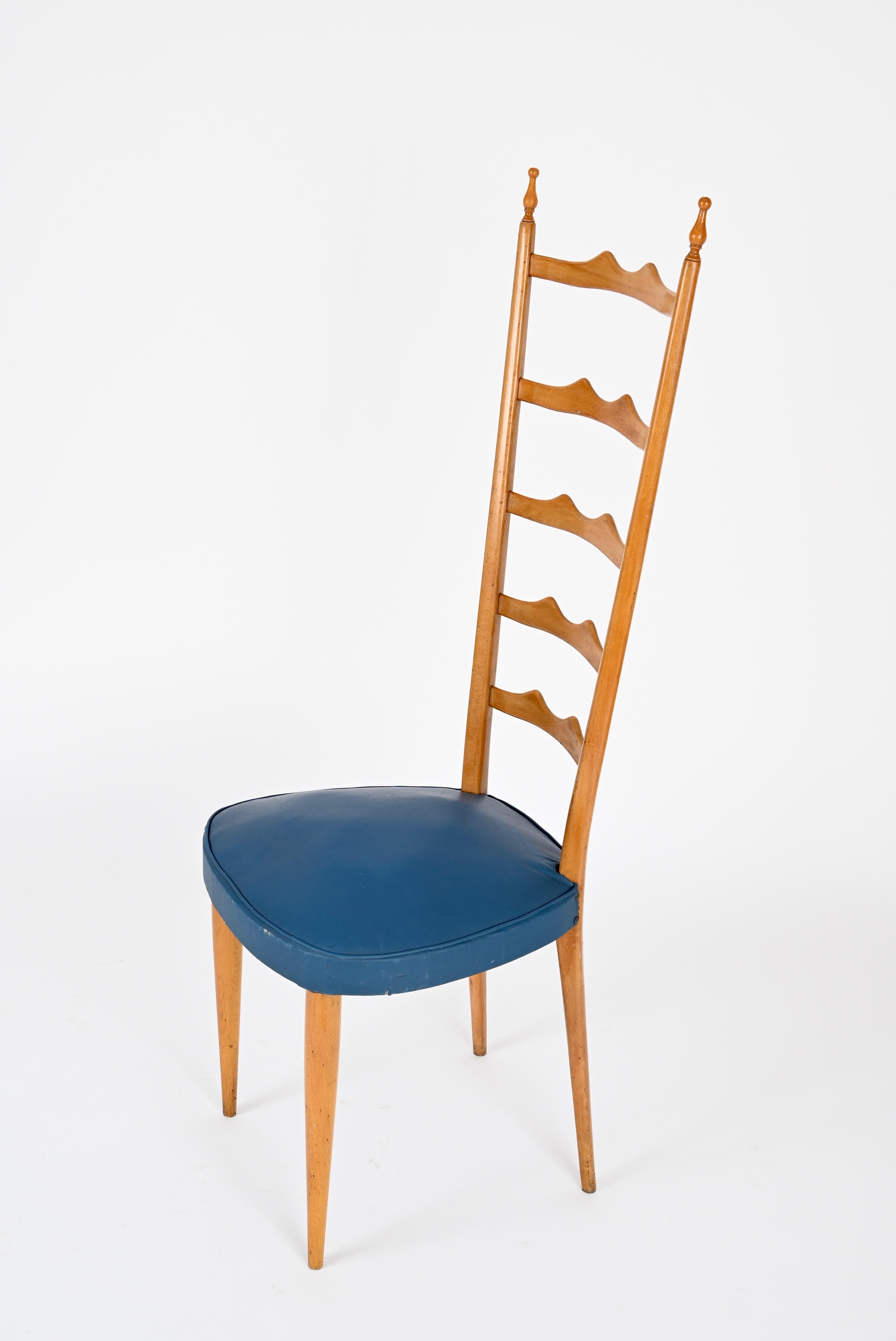Tissu Paolo Buffa Paire de chaises italiennes à dossier haut Chiavari en hêtre blond, années 1950 en vente