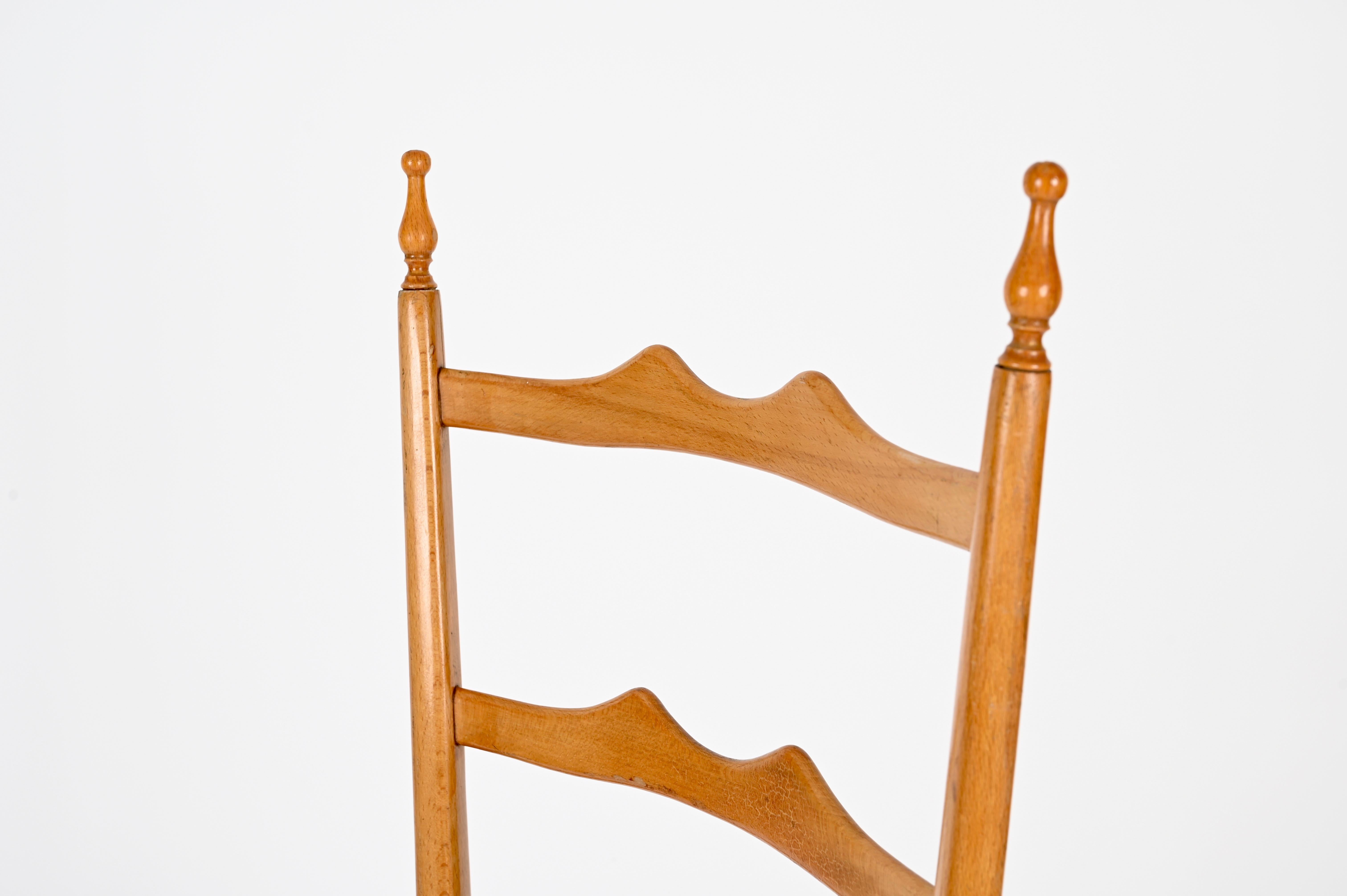 Paolo Buffa Paire de chaises italiennes à dossier haut Chiavari en hêtre blond, années 1950 en vente 1