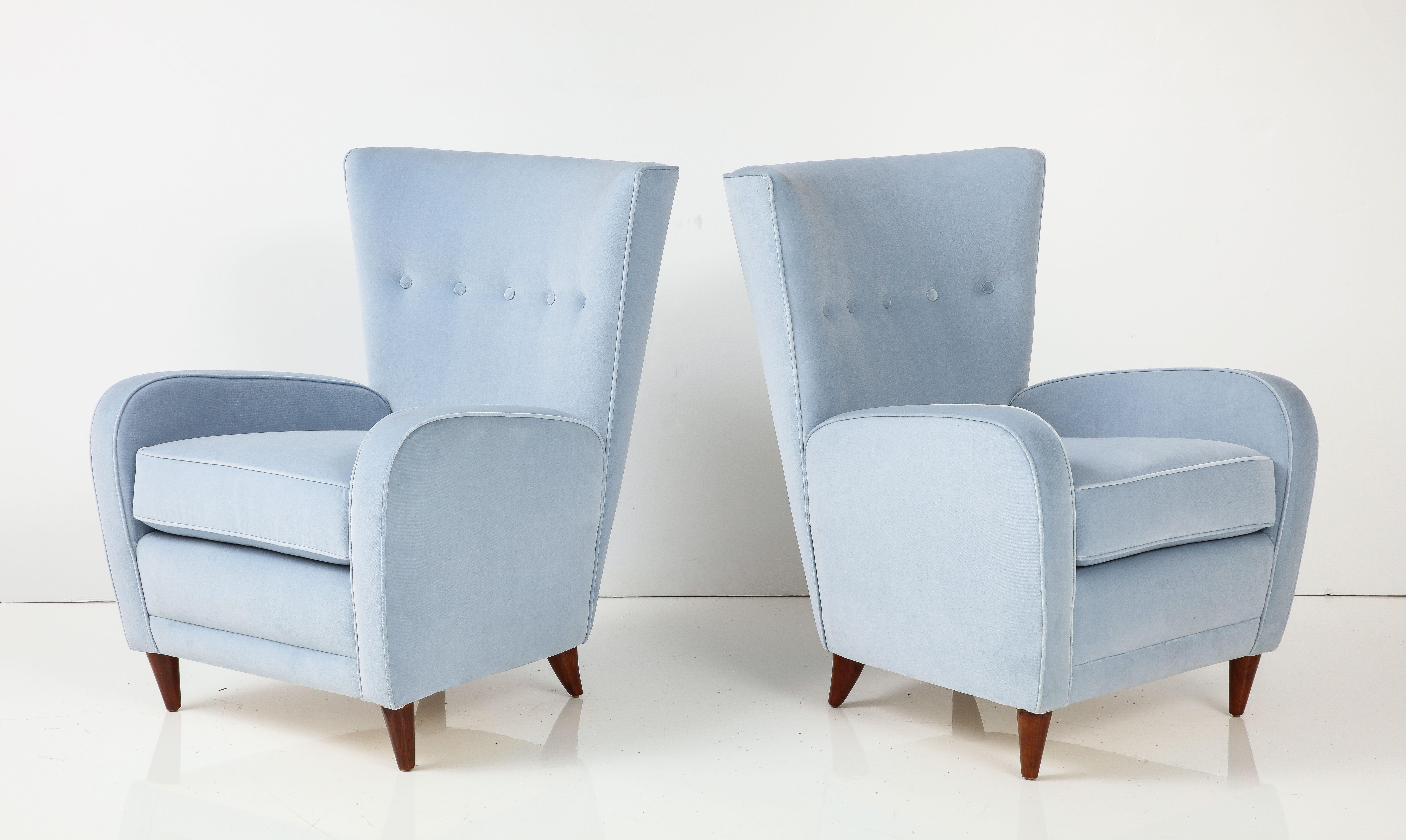 italien Paire de fauteuils de salon Paolo Buffa en velours bleu clair, Italie, années 1950 en vente
