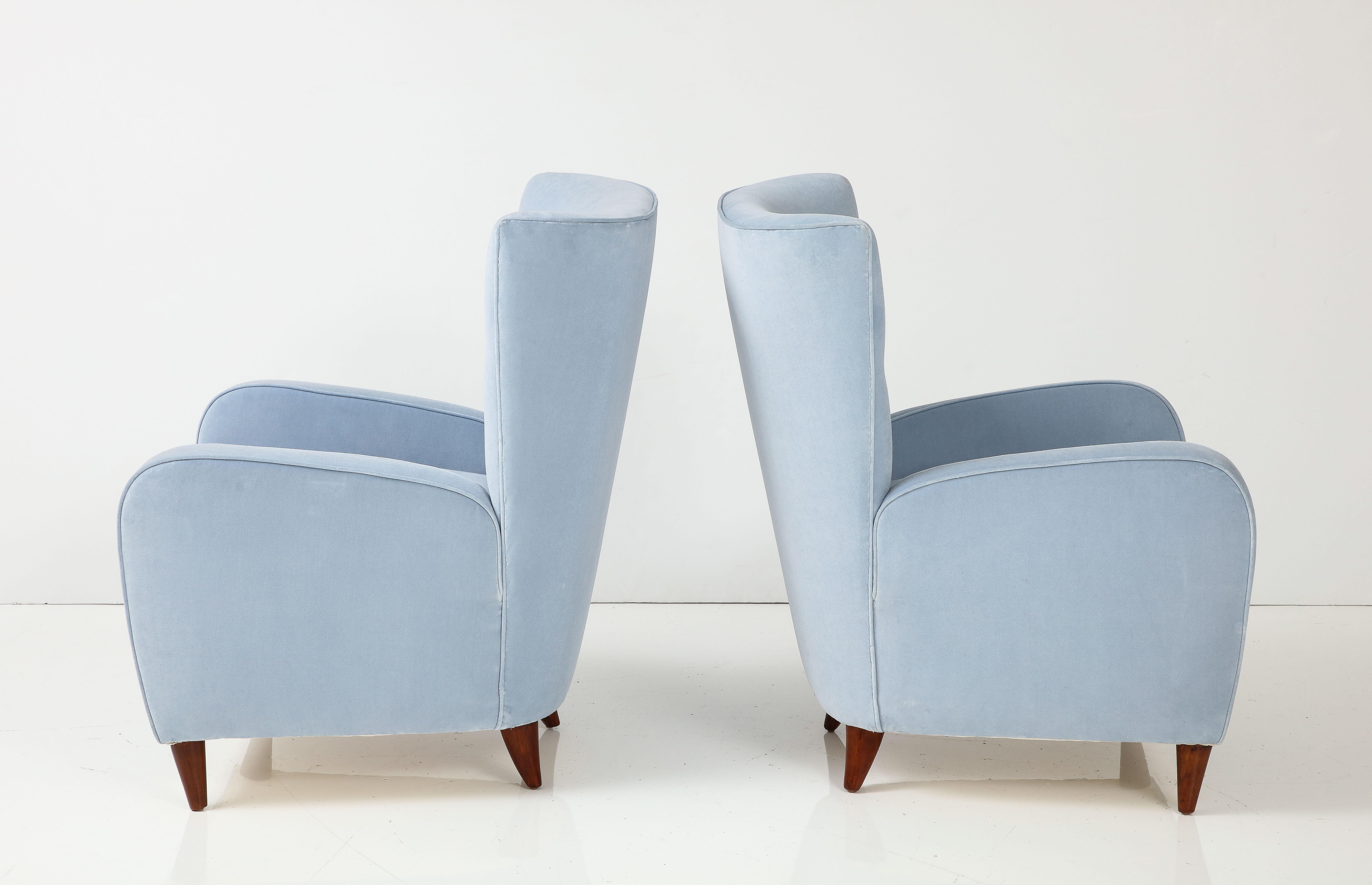 Paolo Buffa Pair of Lounge Chairs in Light Blue Velvet, Italy, 1950s In Good Condition For Sale In New York, NY