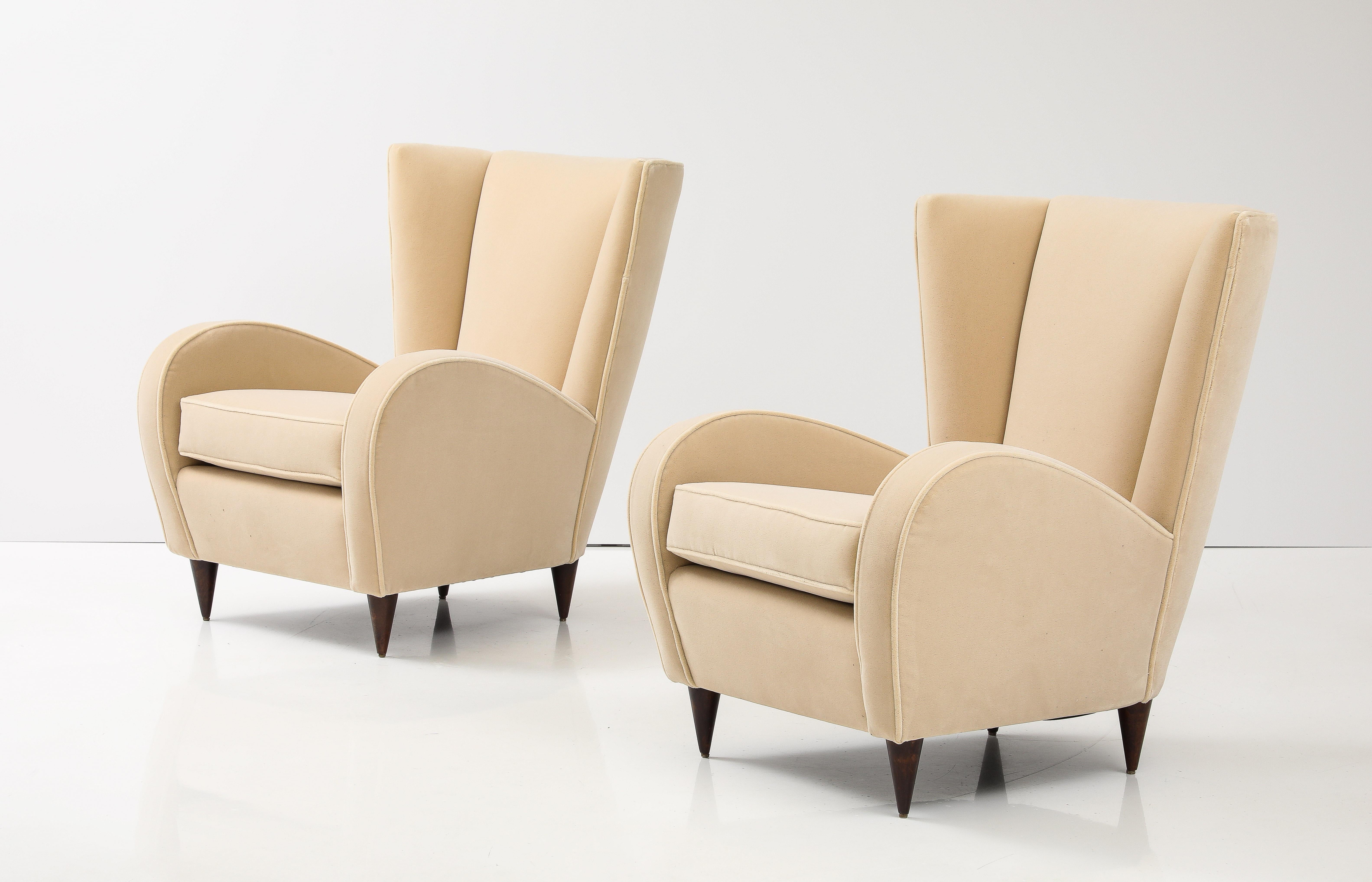 Italian Paolo Buffa Pair of Lounge Chairs, Italy, circa 1950 For Sale