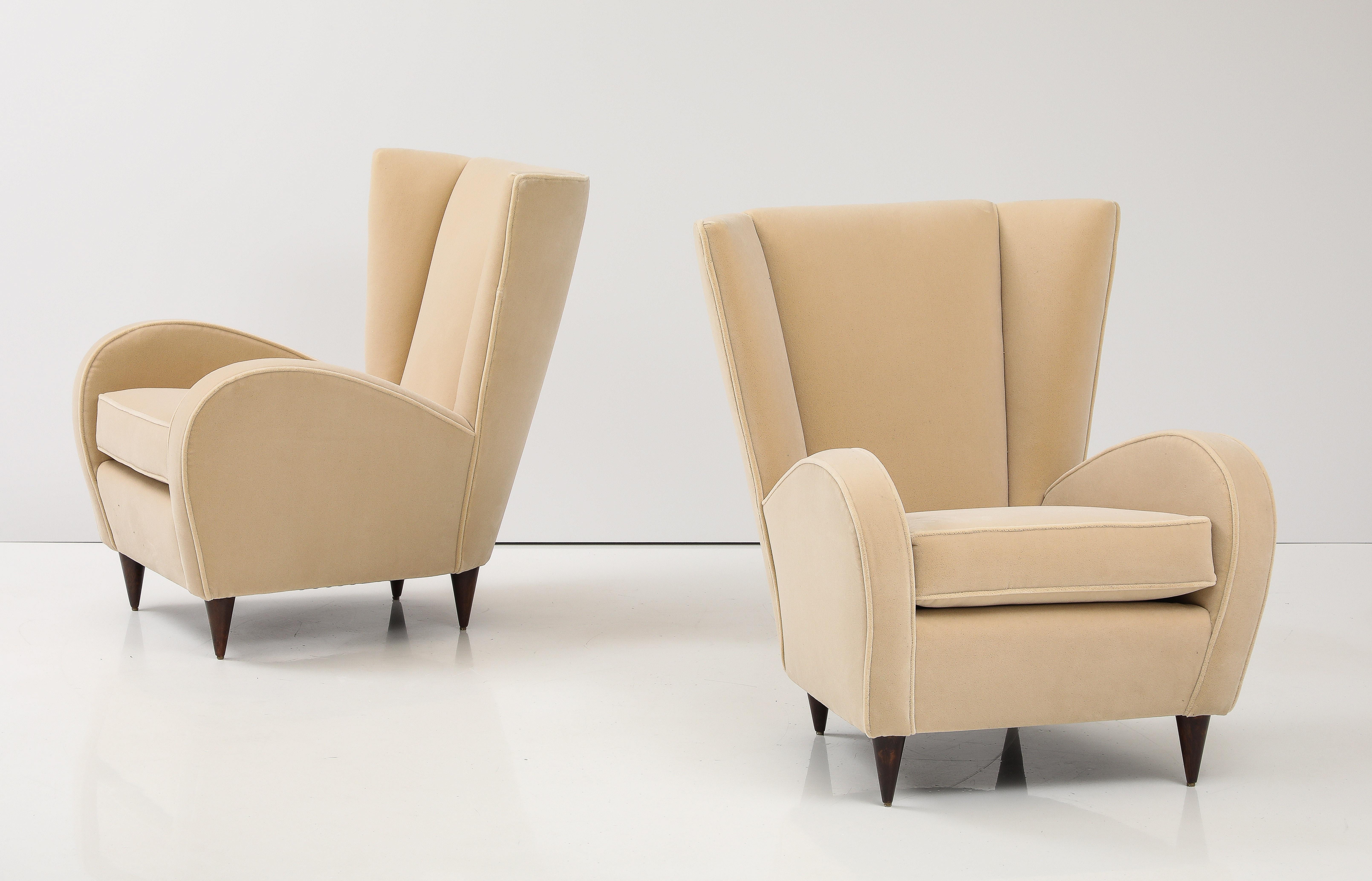 Paolo Buffa Pair of Lounge Chairs, Italy, circa 1950 In Good Condition For Sale In New York, NY