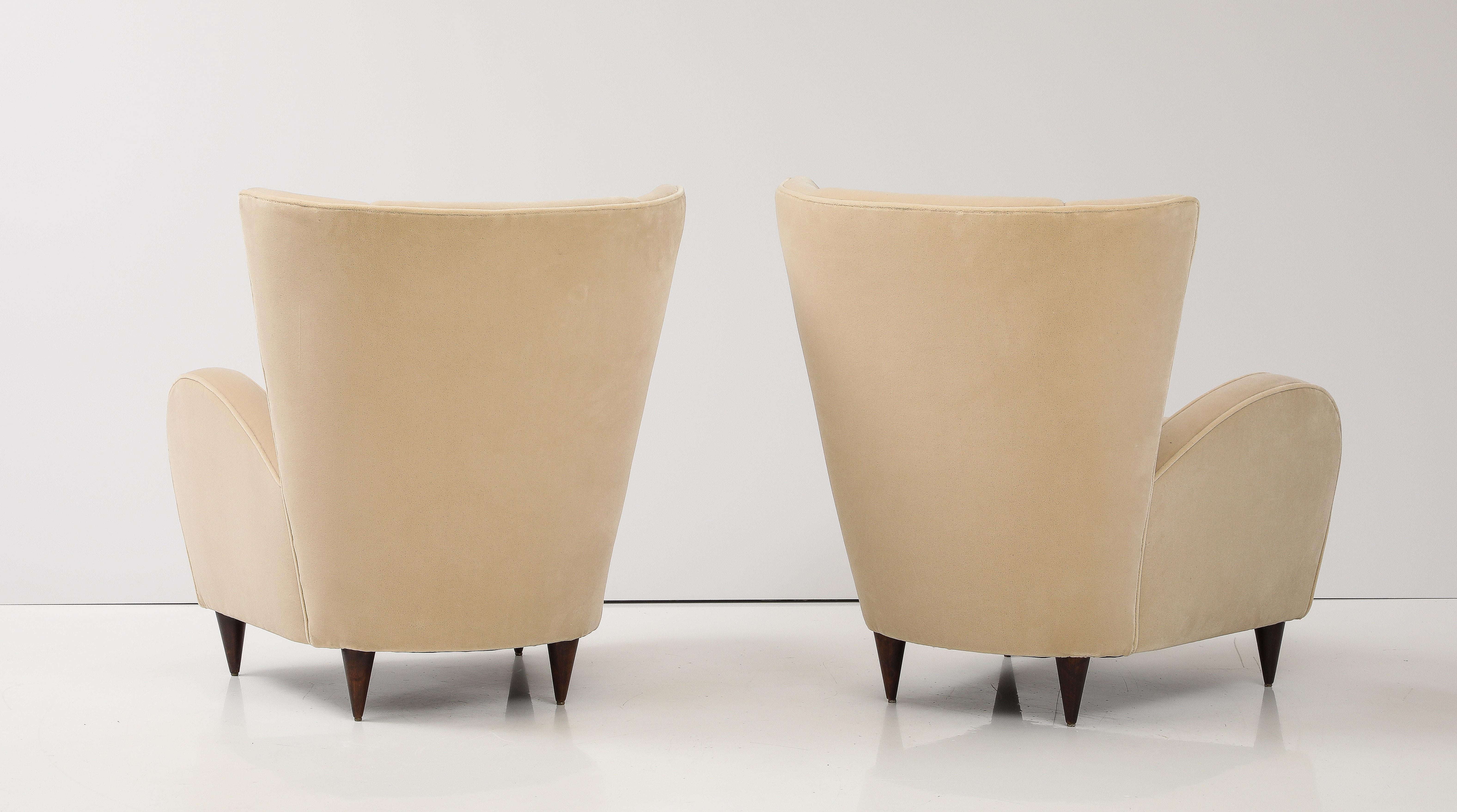 Fabric Paolo Buffa Pair of Lounge Chairs, Italy, circa 1950