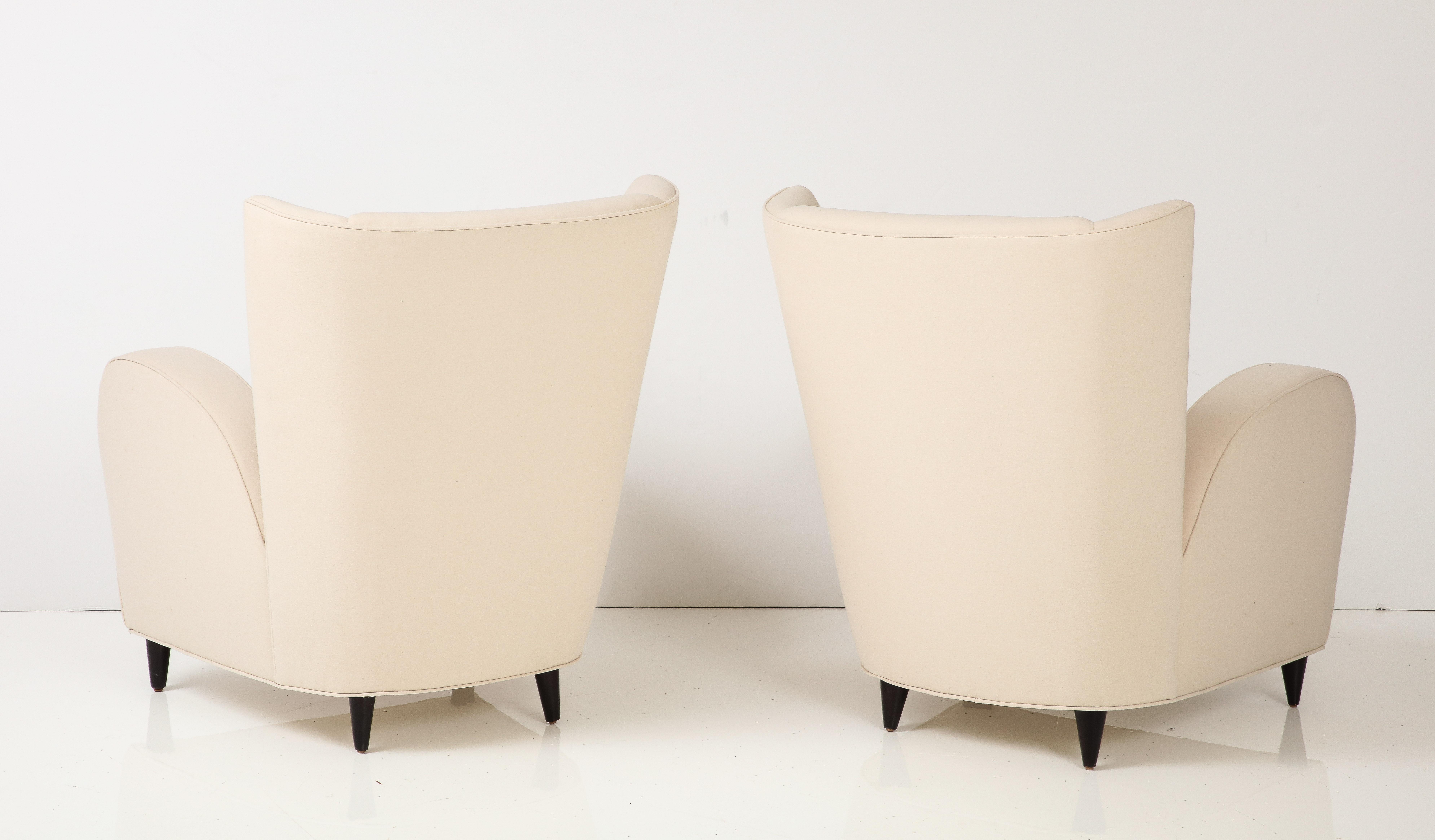 Paolo Buffa Pair of Lounge Chairs, Italy, circa 1950 For Sale 1