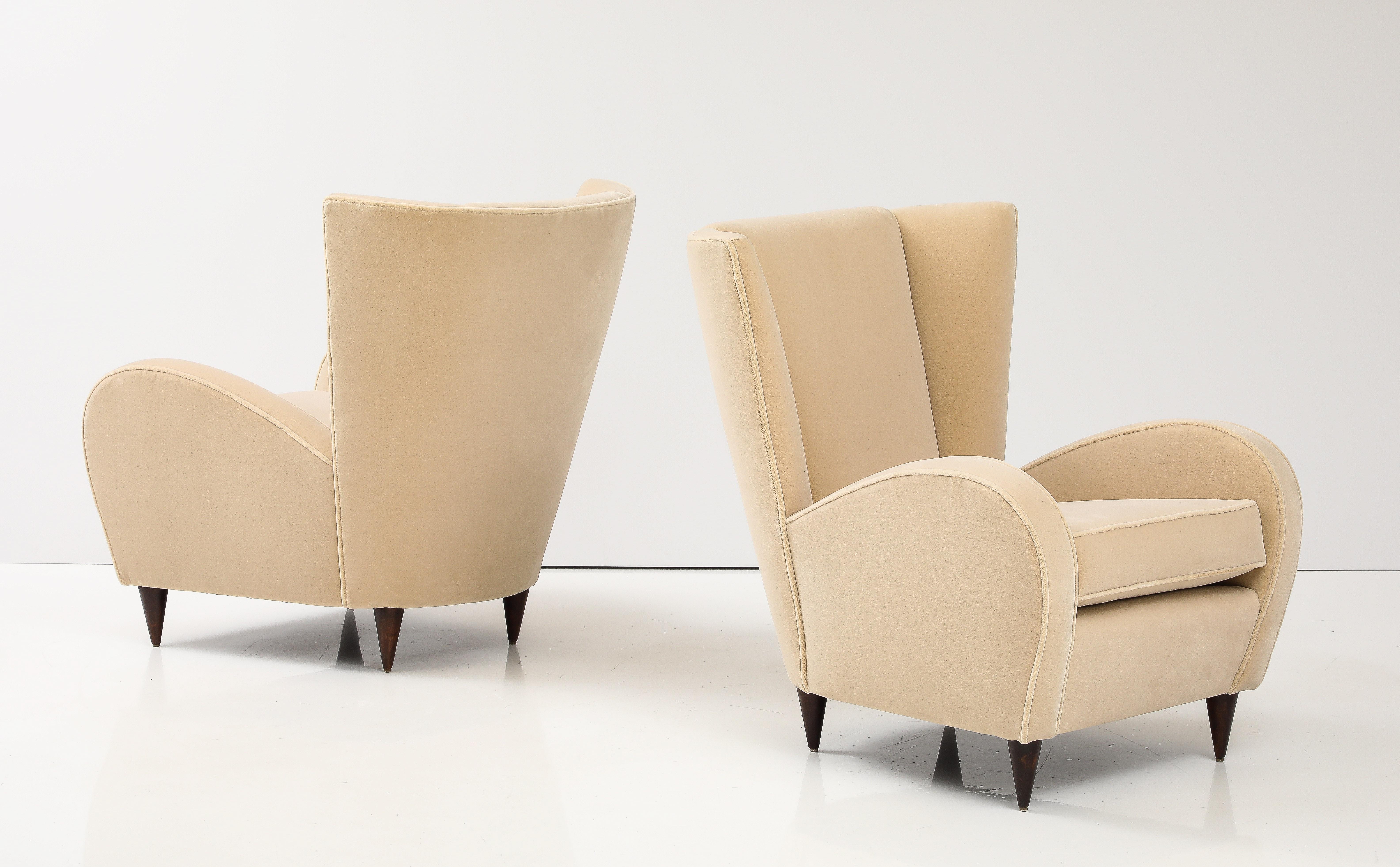 Paolo Buffa Pair of Lounge Chairs, Italy, circa 1950 2