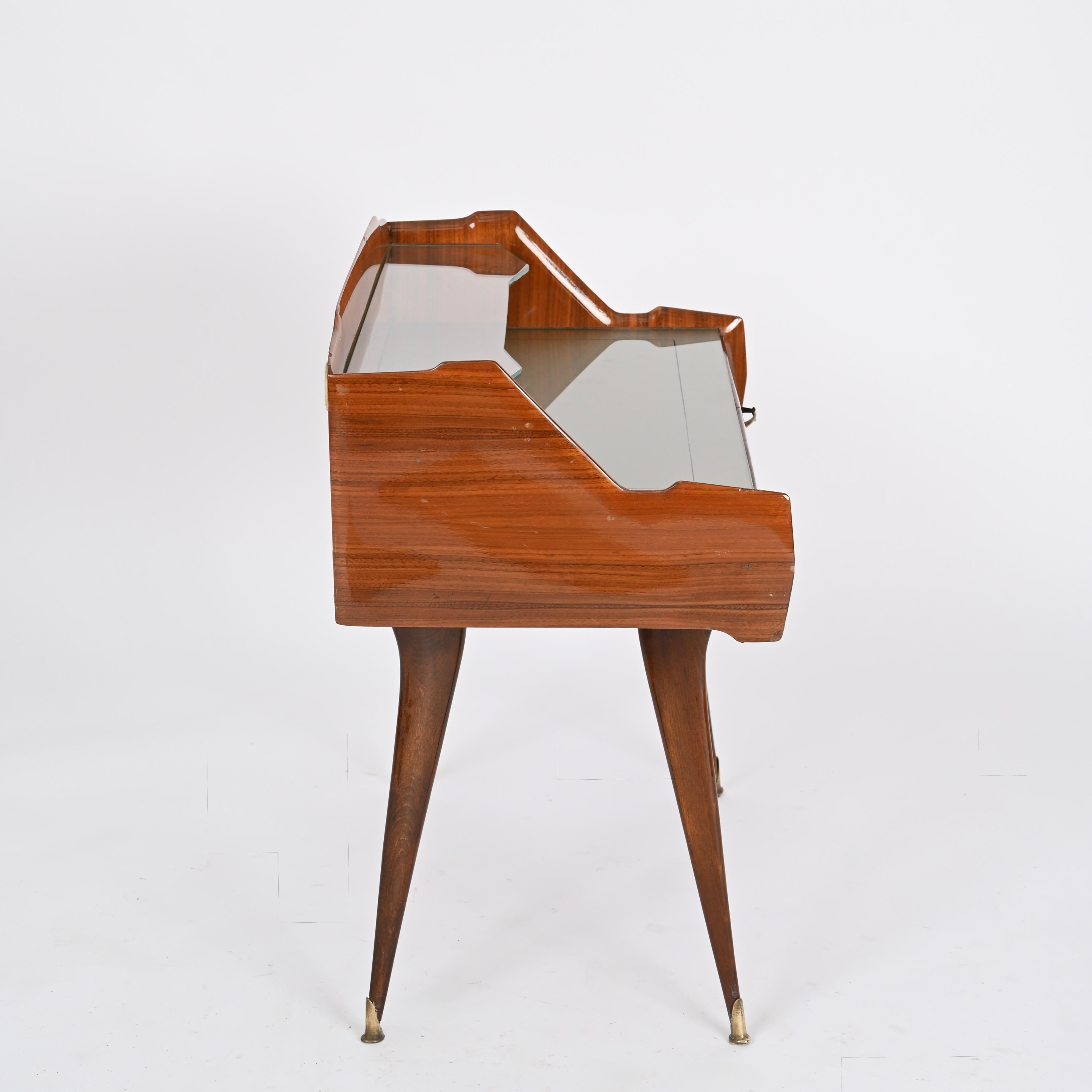 Pareja de Mesillas de Noche de Madera, Cristal y Latón, Paolo Buffa, Italia Años 50 en venta 9