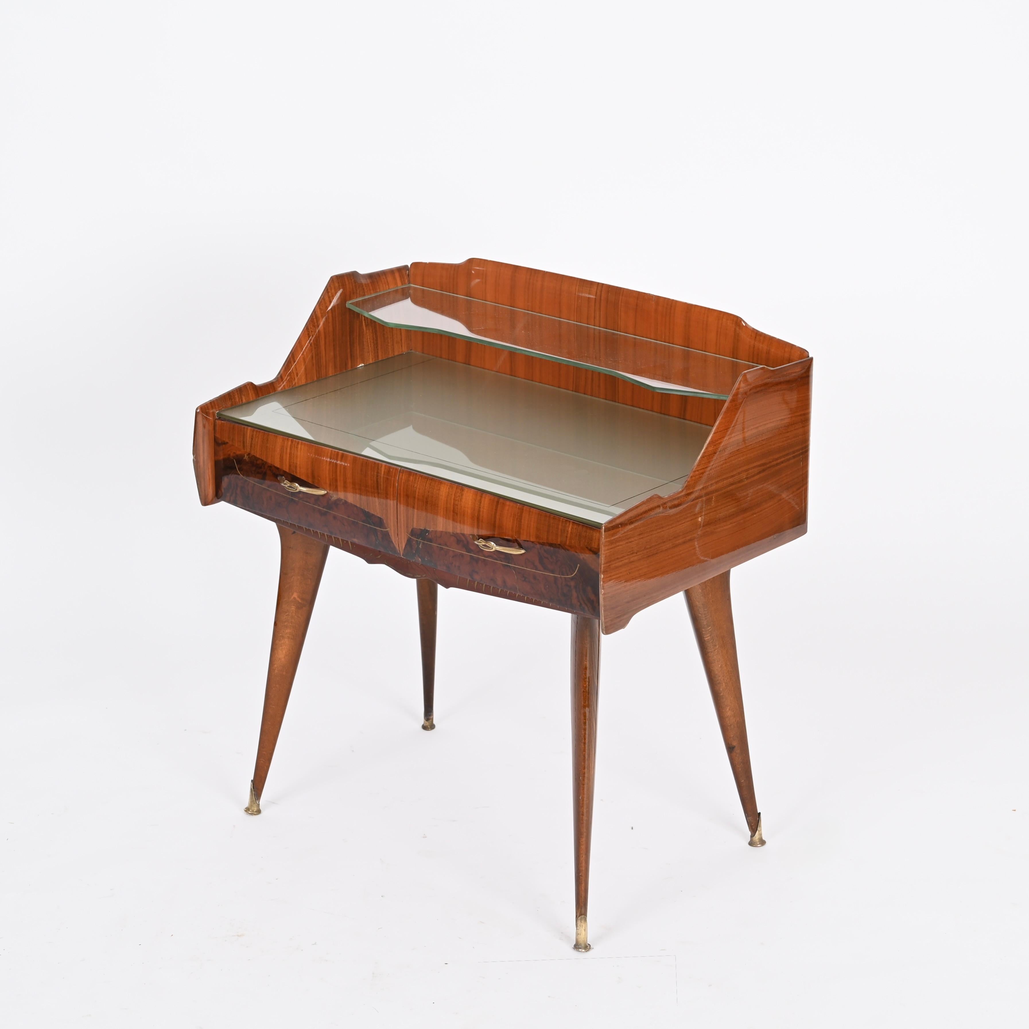 Pareja de Mesillas de Noche de Madera, Cristal y Latón, Paolo Buffa, Italia Años 50 Metal en venta