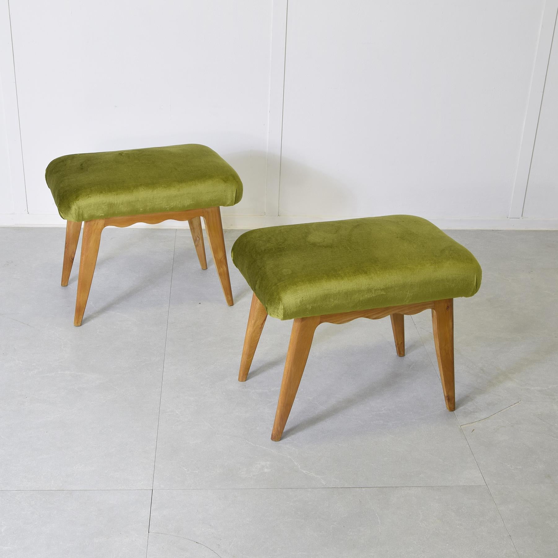 Mid-Century Modern Paolo Buffa pair of stools 1960s