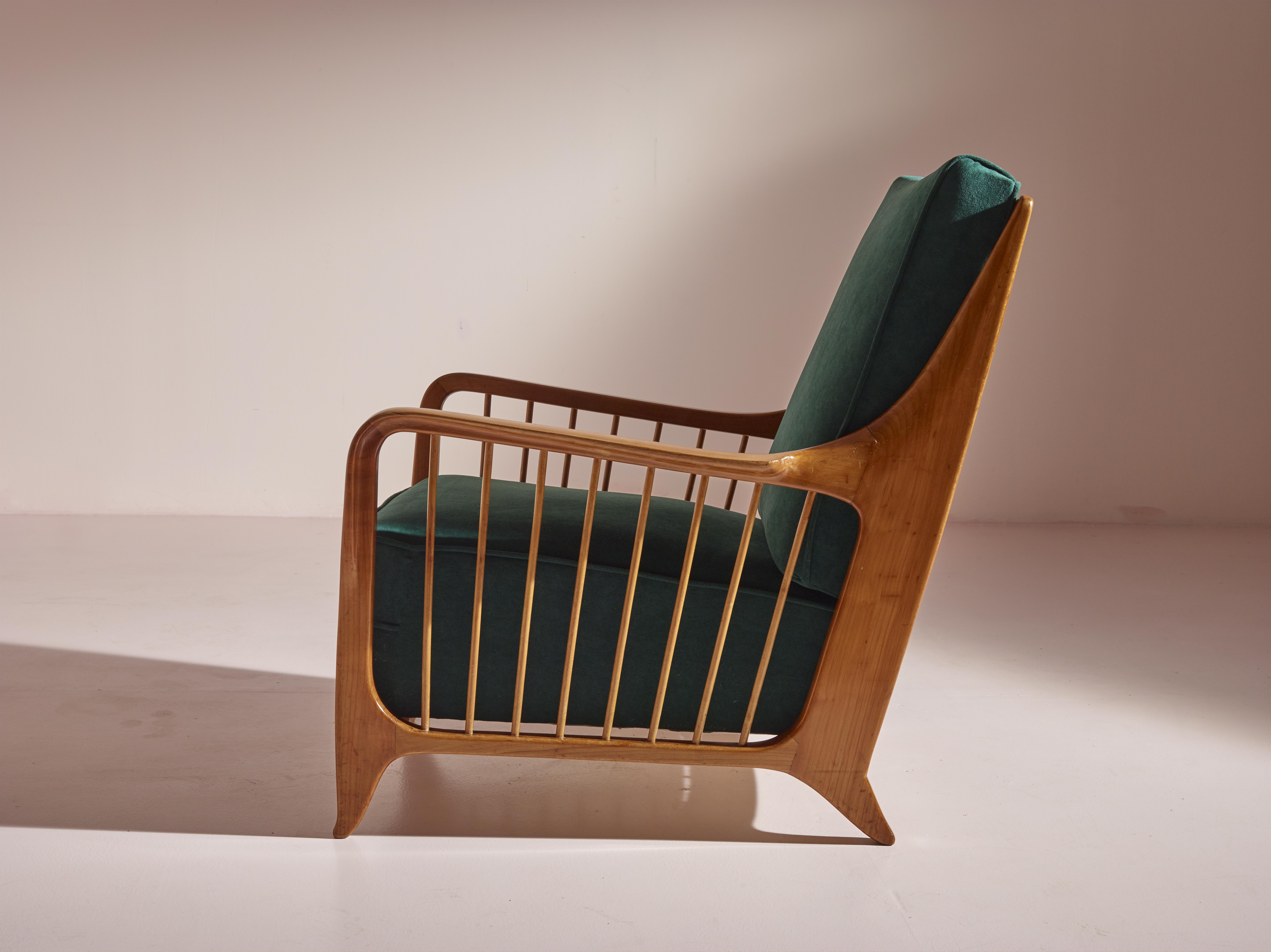Paar Sessel aus Nussbaum und Stoff von Paolo Buffa, Modell 118/f  (Italienisch) im Angebot