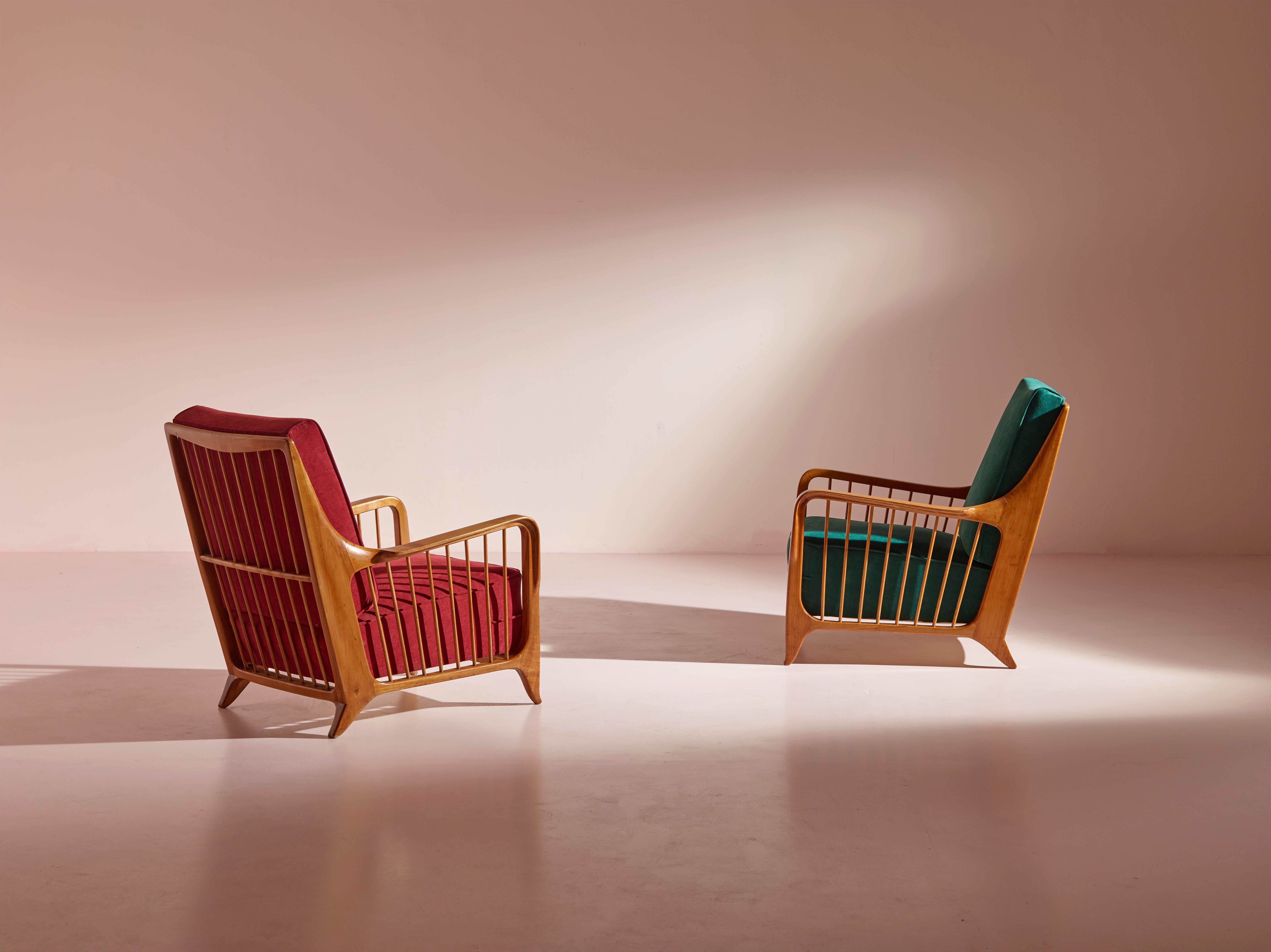 Paolo Buffa pair of walnut and fabric armchairs model 118/f In Good Condition In Chiavari, Liguria