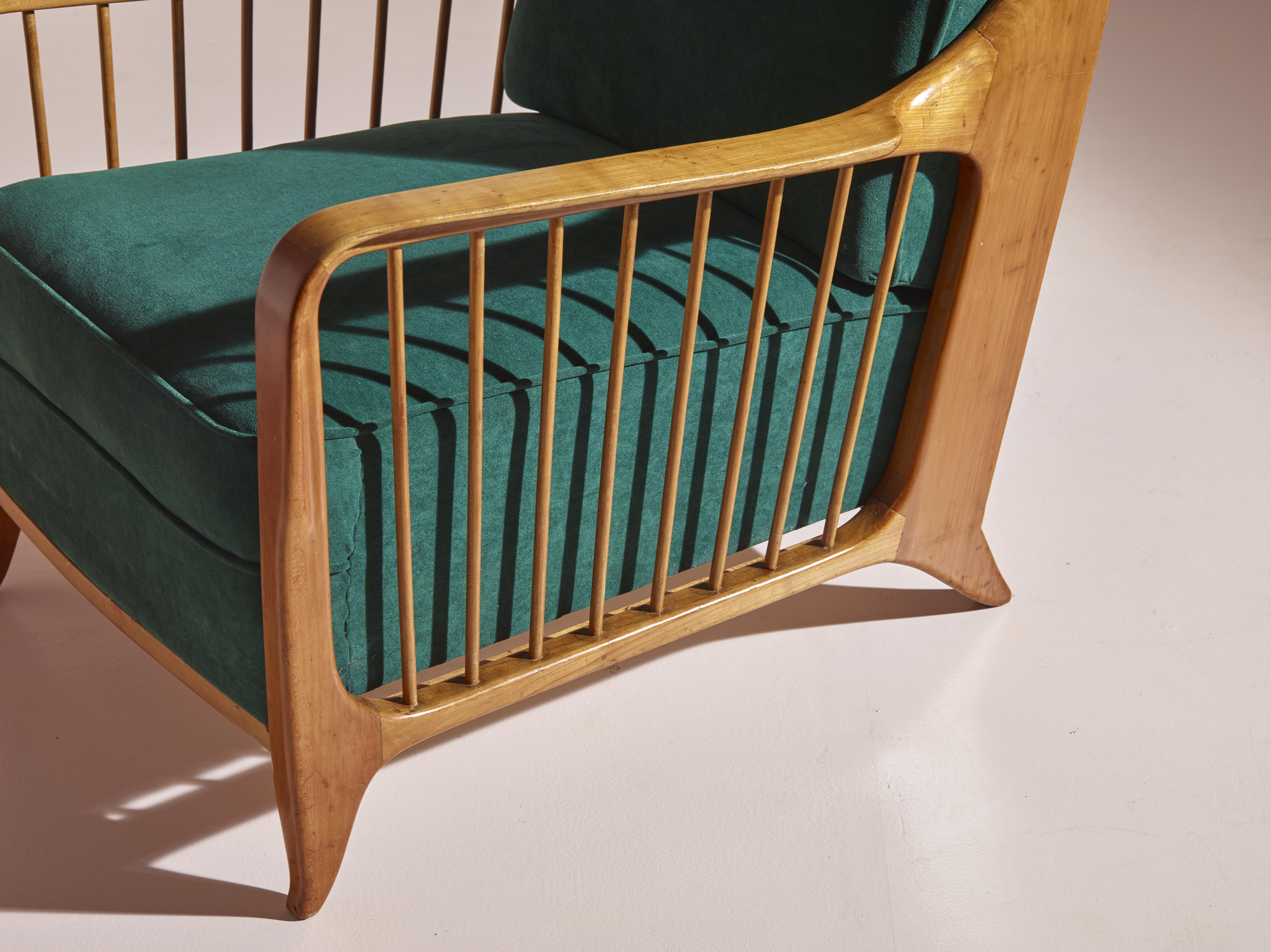 Mid-20th Century Paolo Buffa pair of walnut and fabric armchairs model 118/f