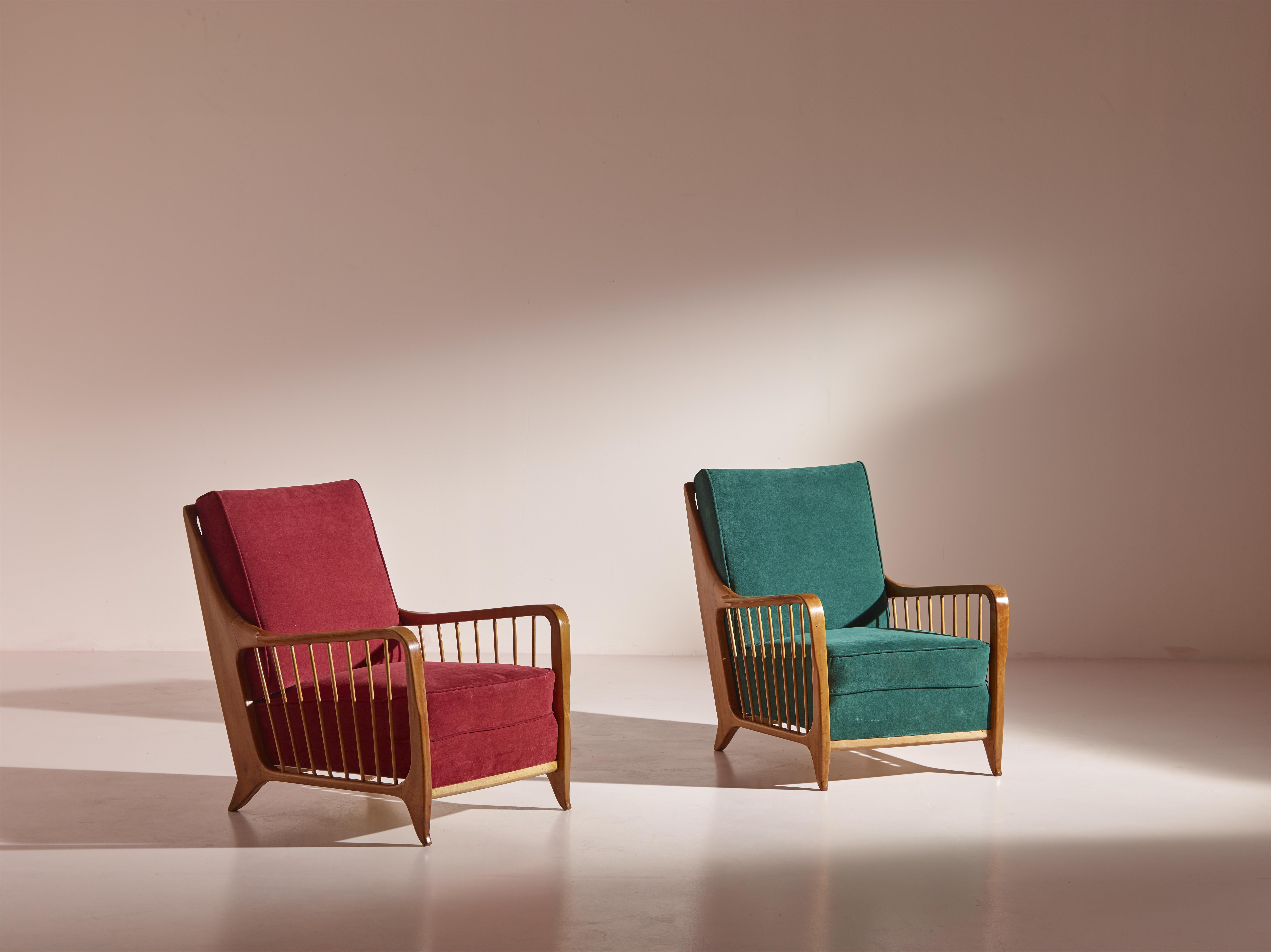 Paar Sessel aus Nussbaum und Stoff von Paolo Buffa, Modell 118/f  im Angebot 1