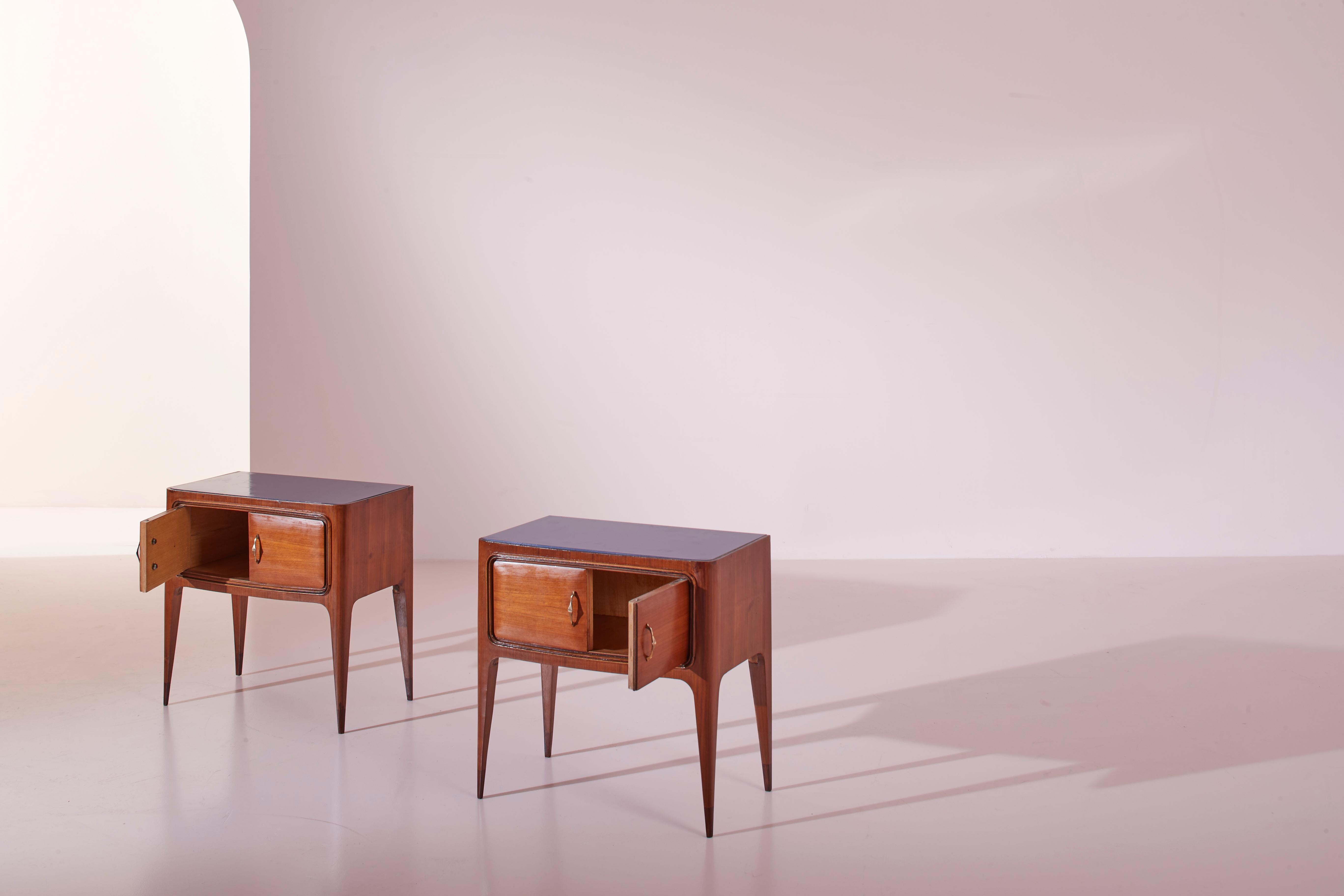 Italian Paolo Buffa pair of wood and glass bedside tables, Italy, 1950s
