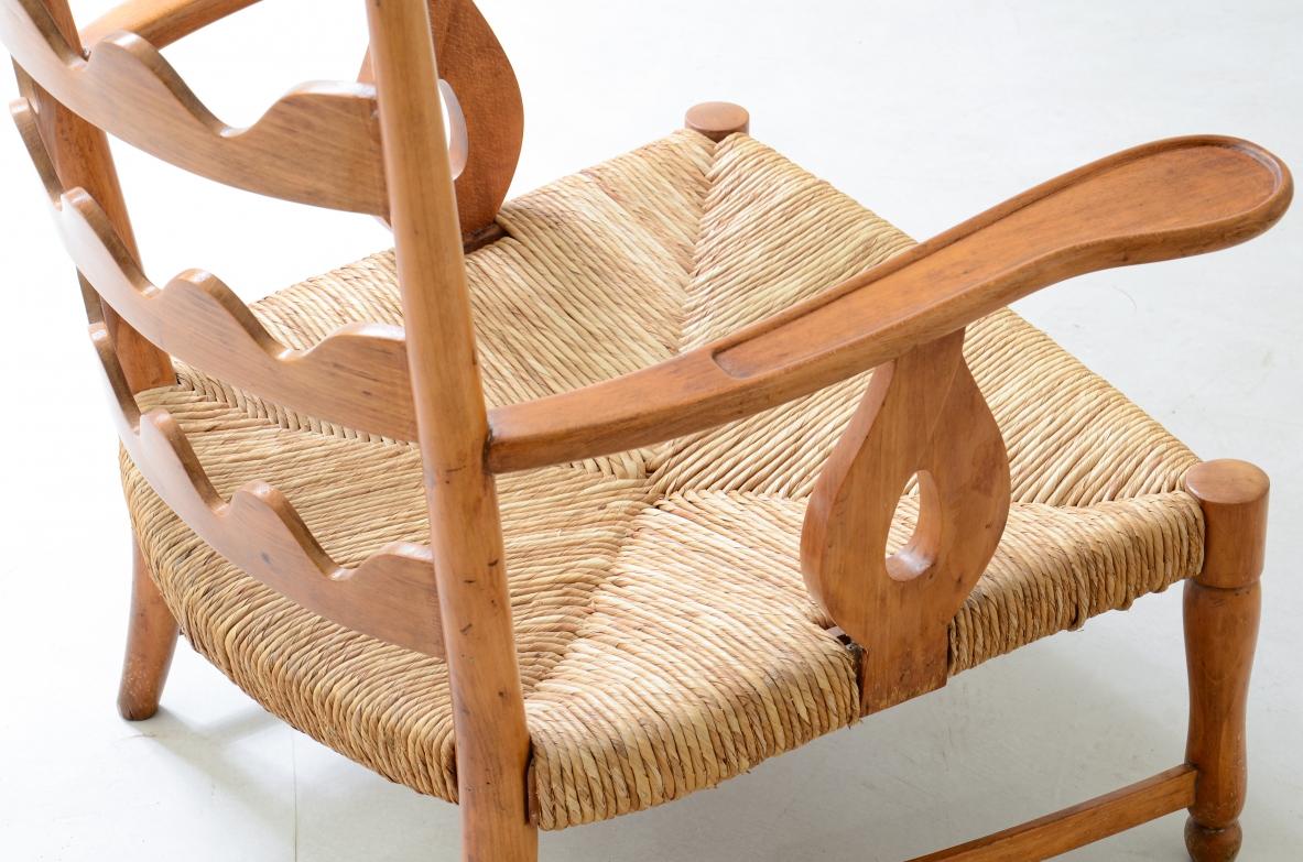 Bois Paolo Buffa, rare paire de fauteuils cerisier avec dossier en forme de vague en vente