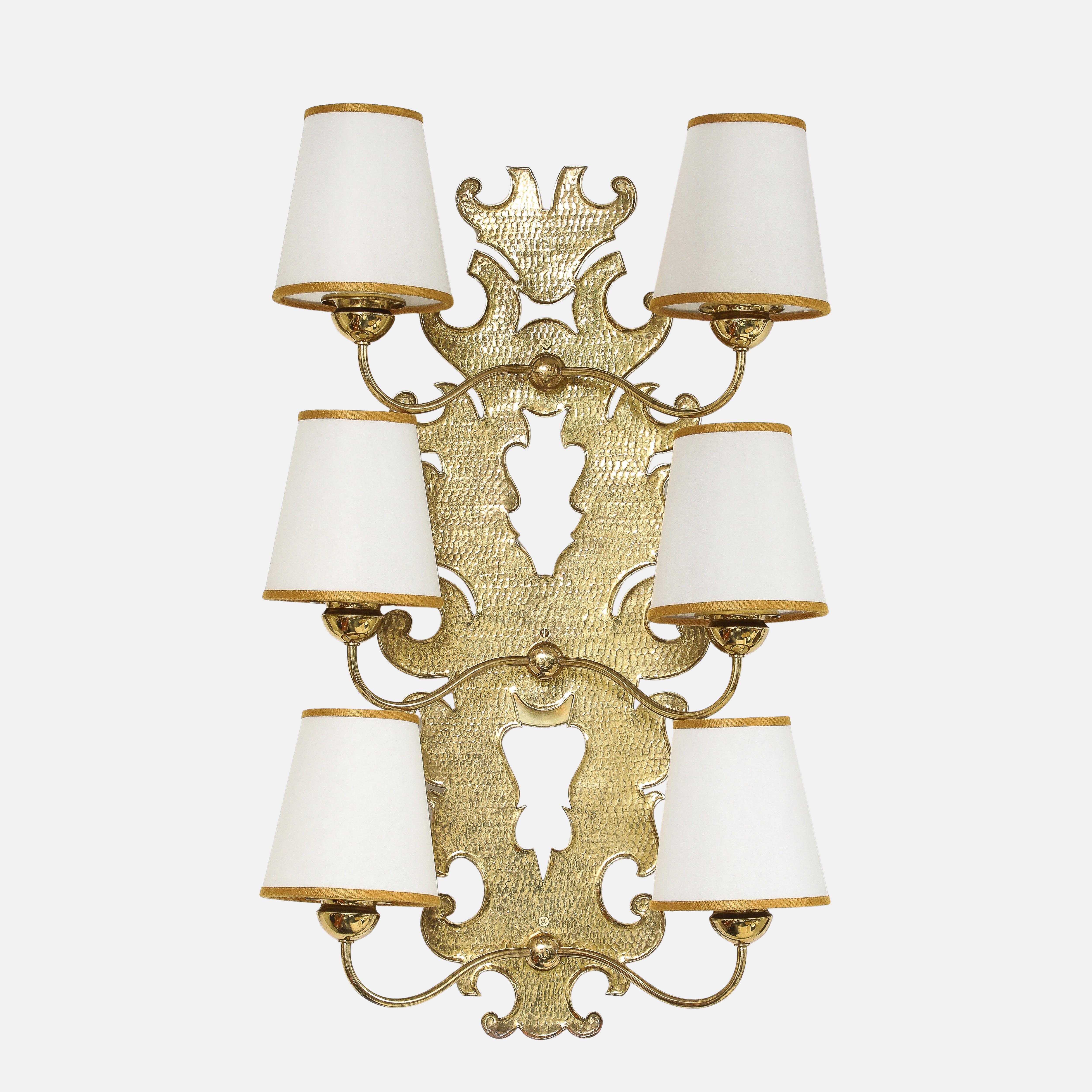 Paolo Buffa Rare Pair of Large Brass Wall Lights with Paper Shades, 1940s en venta 1