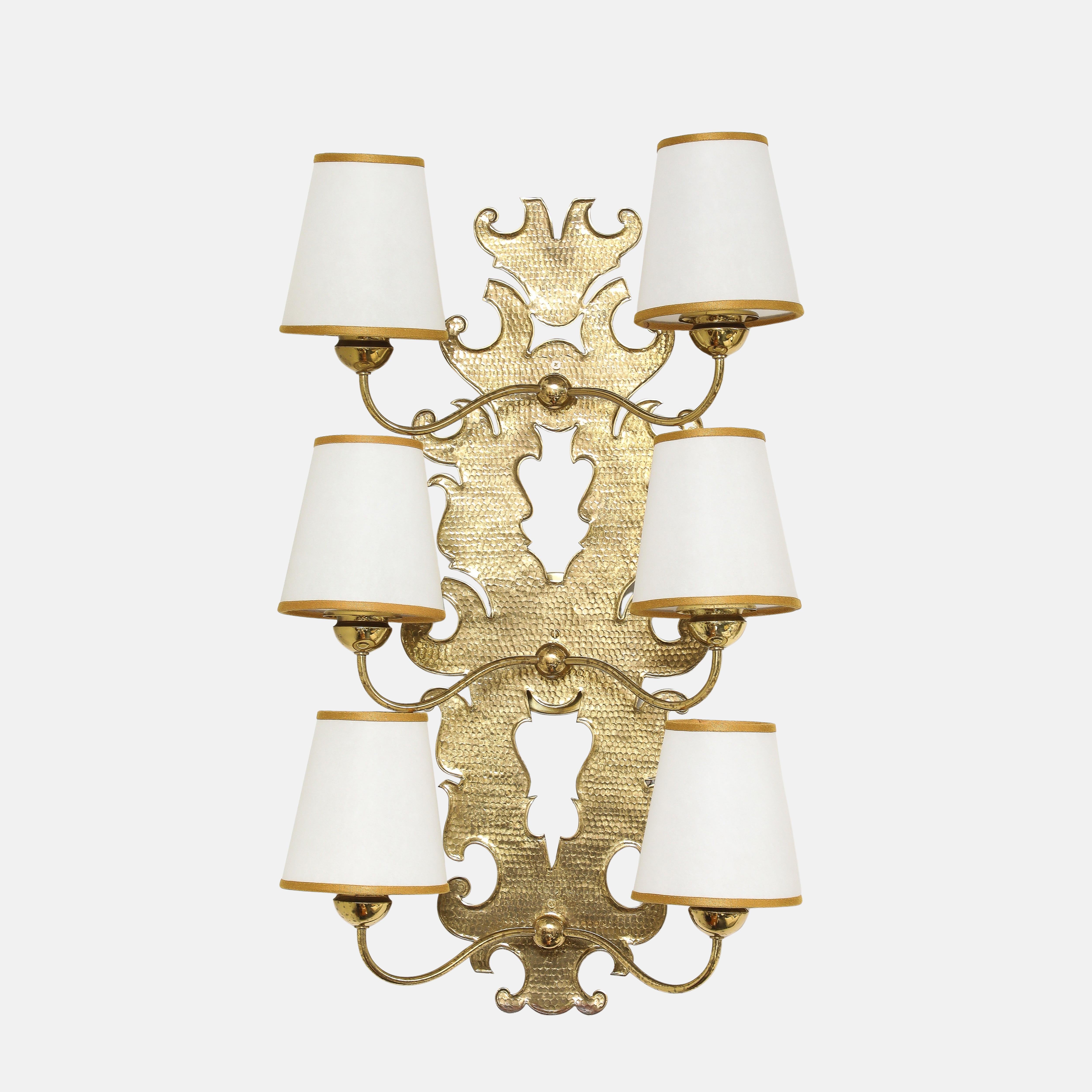 Paolo Buffa Rare Pair of Large Brass Wall Lights with Paper Shades, 1940s en venta 2