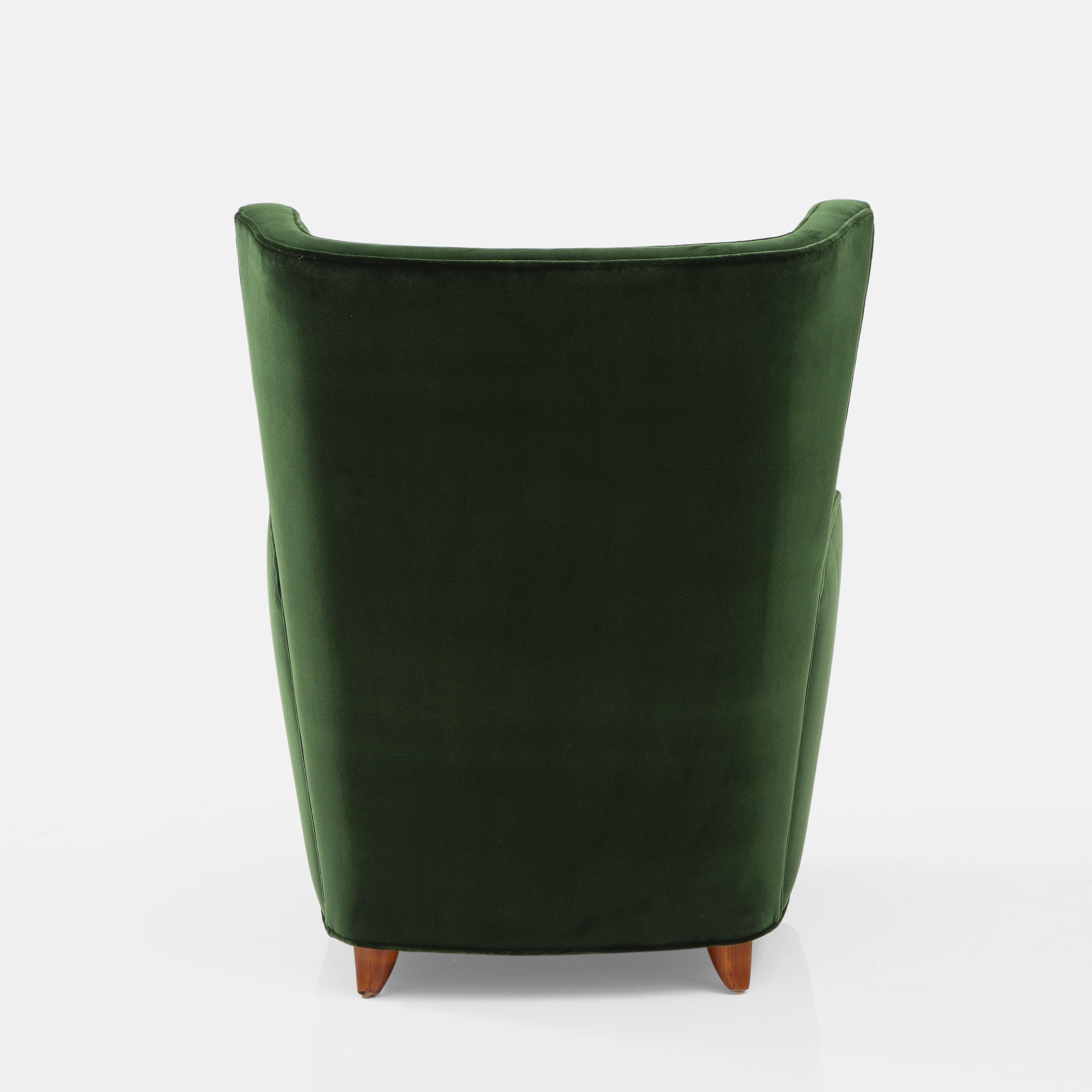 Paolo Buffa Rare Pair of Lounge Chair in Emerald Velvet, Italy, 1950s In Good Condition In New York, NY