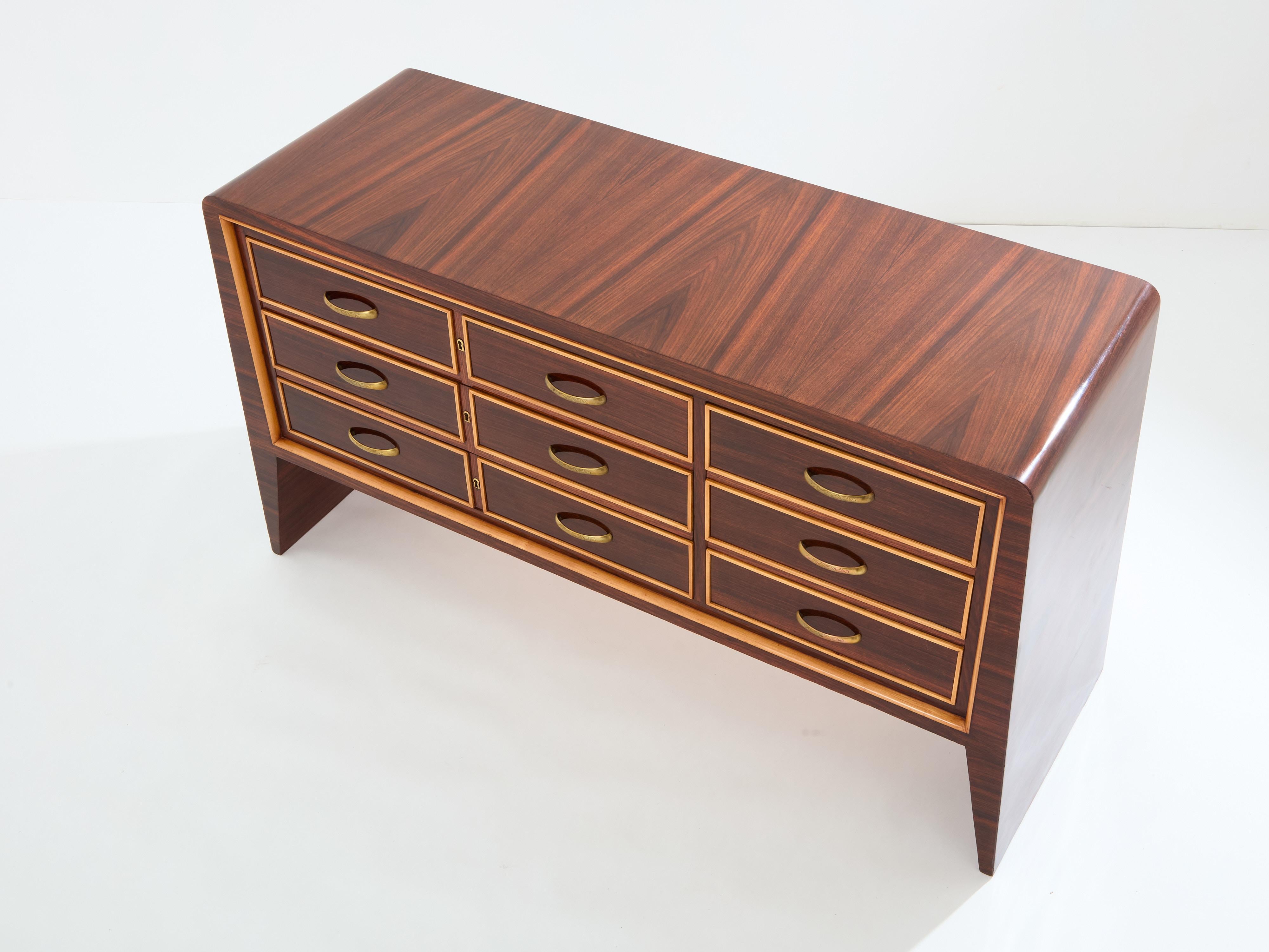 Paolo Buffa cassettiera in sicomoro e ottone 1940 In condizioni buone in vendita a Paris, IDF