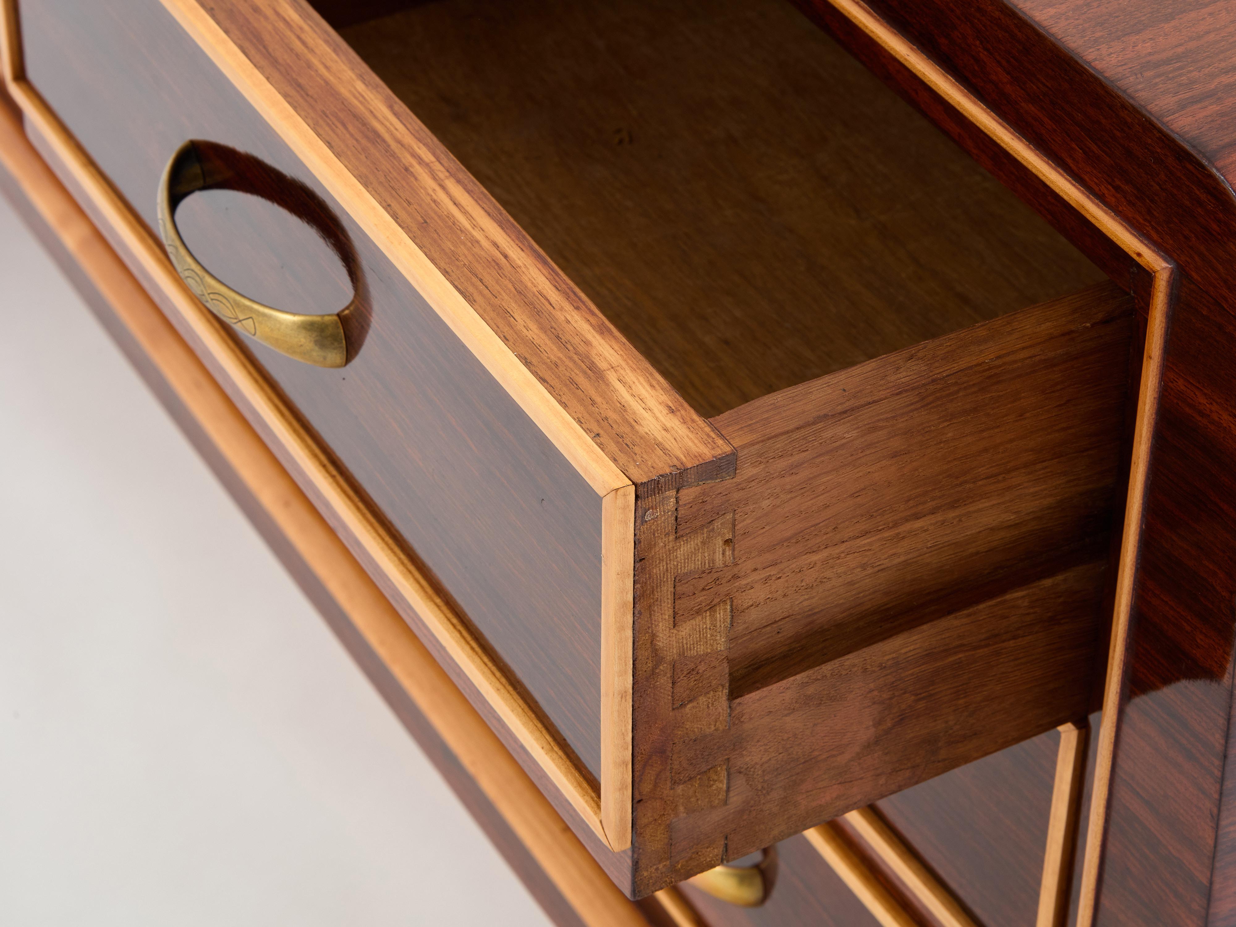 Ottone Paolo Buffa cassettiera in sicomoro e ottone 1940 in vendita