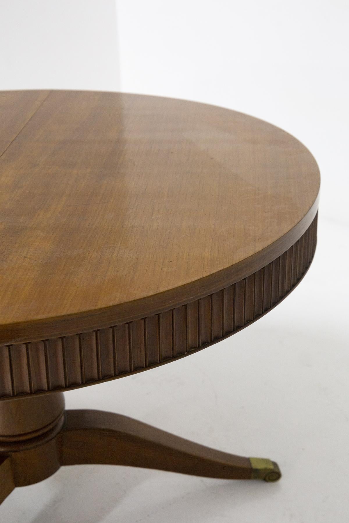 Italian Paolo Buffa Round Wooden Table for Serafino Arrighi