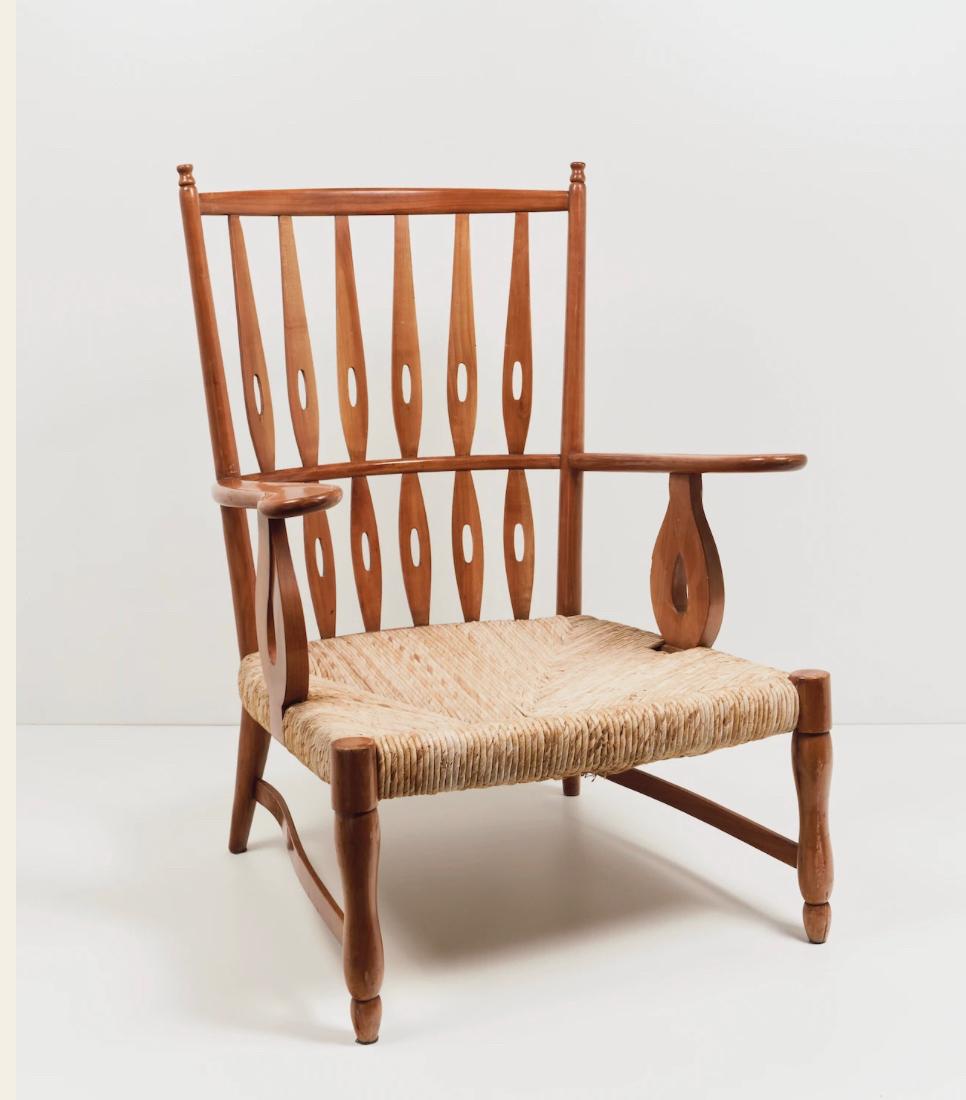 Mid-Century Modern Paolo Buffa, Sculptural Armchair in Cherrywood and natural straw, Italy 1952 For Sale