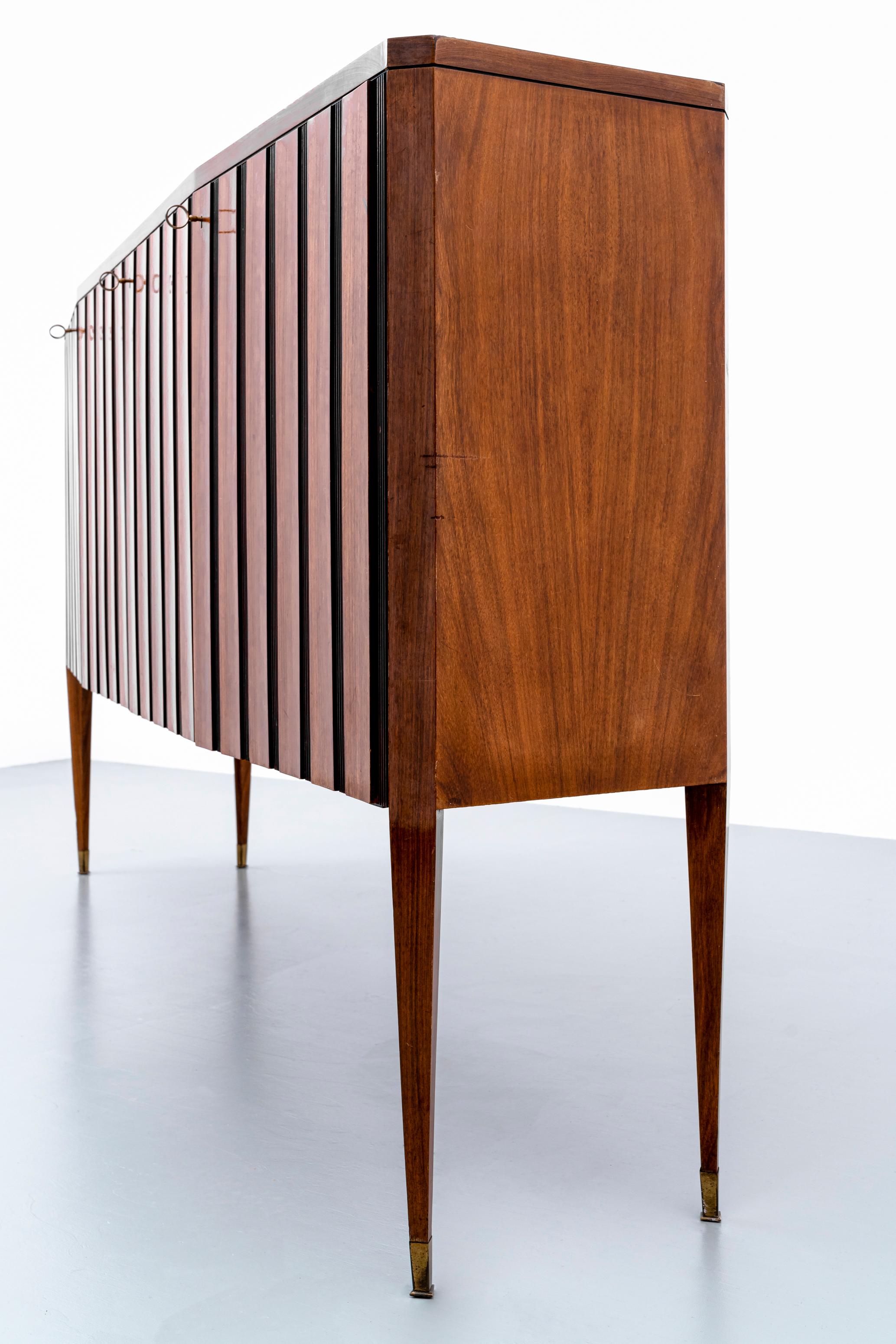 Paolo Buffa Set of 2 Extra Large Credenza's in Walnut and Mahogany, Italy, 1956 For Sale 3